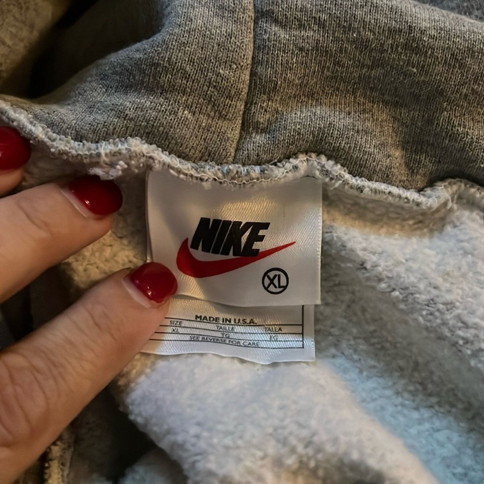 Nike VNTG NIKE Embroidered felt letter 90s hoodie XL Size US XL / EU 56 / 4 - 2 Thumbnail