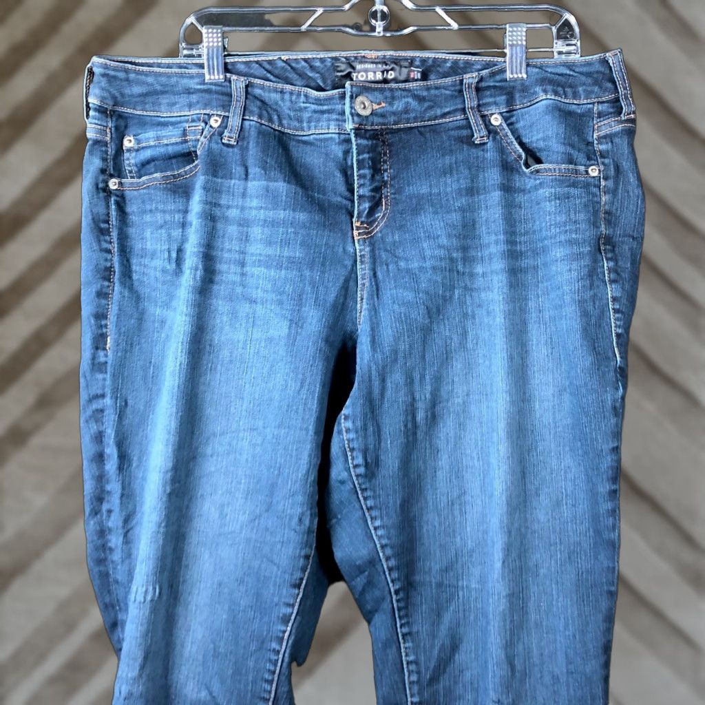 Torrid Torrid Jeans Blue Premium Denim Mid Rise Boyfriend Raw Hems Stretch 16 Womens Jeans Size 16 Blue Denim Size 38" / US 16 / IT 52 - 1 Thumbnail