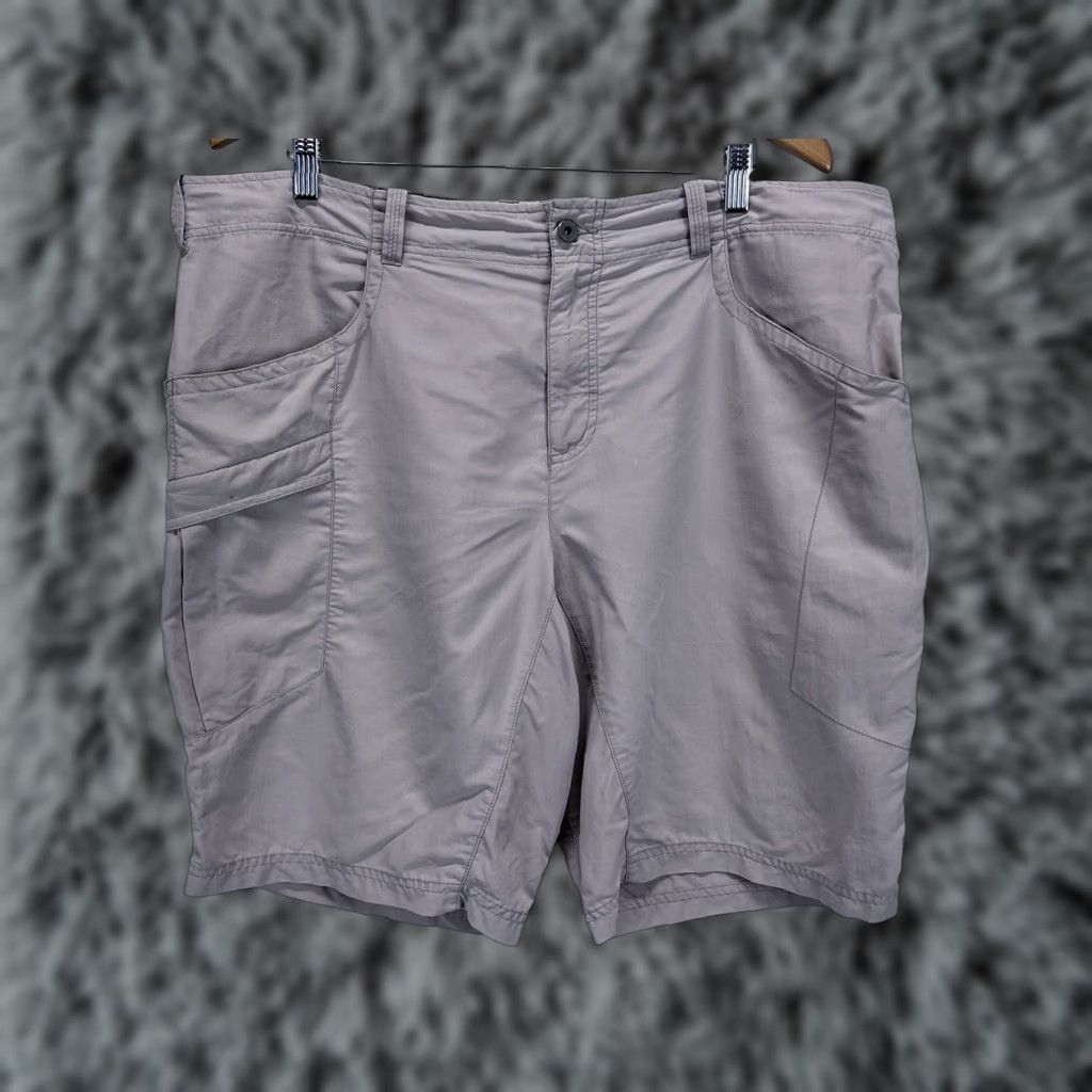 Mountain Hardwear MOUNTAIN HARDWEAR Nylon Shorts Mens 40 Cargo Short Hiking Outdoor Grey Tan/ Taupe 40 Mens Outdoors Hiking Size US 40 / EU 56 - 1 Thumbnail