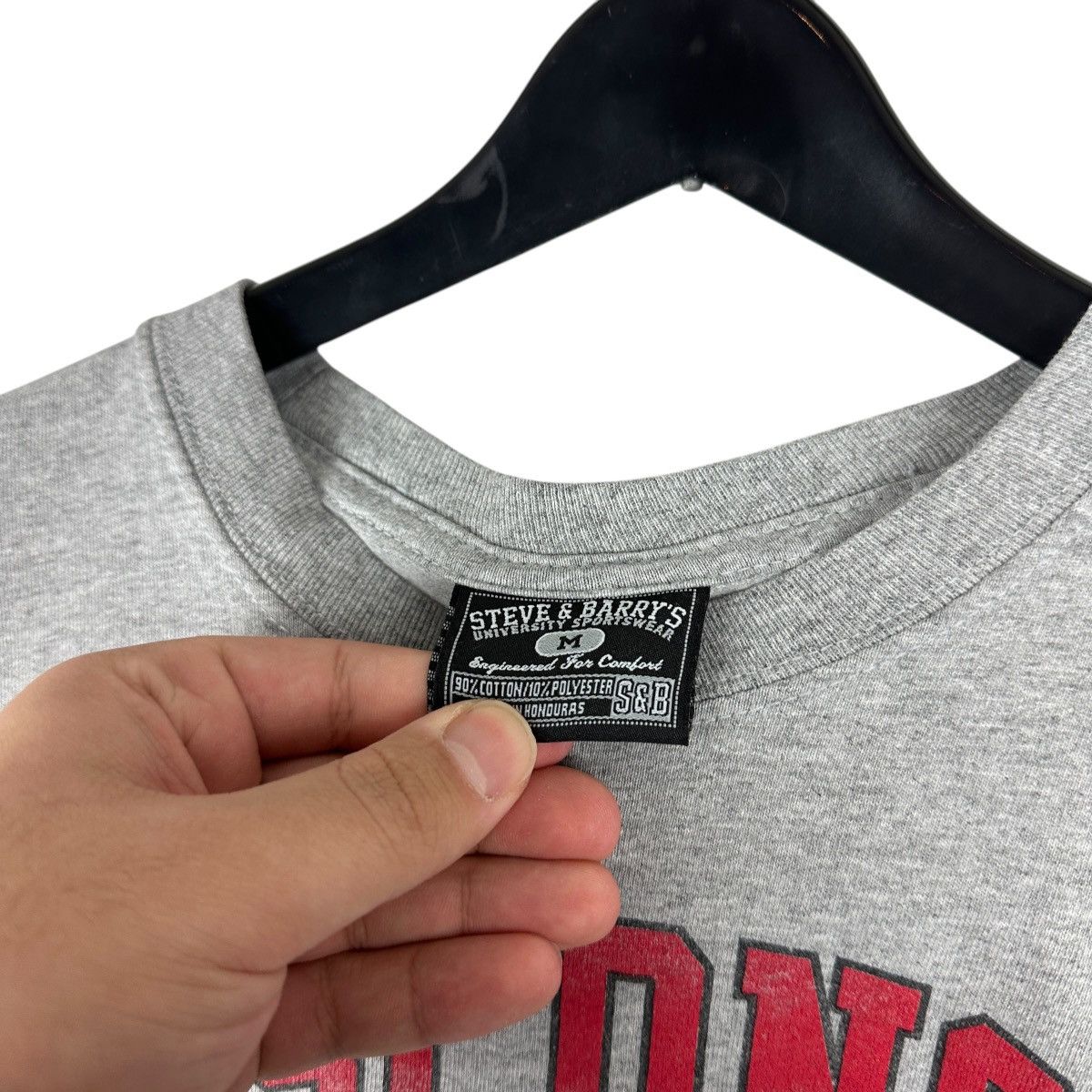 Vintage Vintage Y2K Steve & Barry’s Wisconsin Football Shirt Size US M / EU 48-50 / 2 - 8 Thumbnail