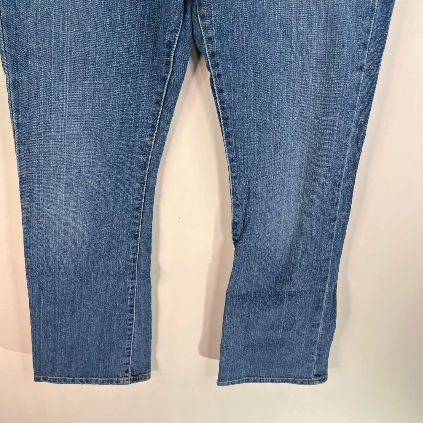 Levi's Levi's 525 Nouveau Bootcut Jeans Blue Denim 12 Regular 34x32 Womens Vintage No 5-Pocket Zipper Logo Button Dark Wash USA 90s Style Size 34" / US 12 / IT 48 - 3 Thumbnail