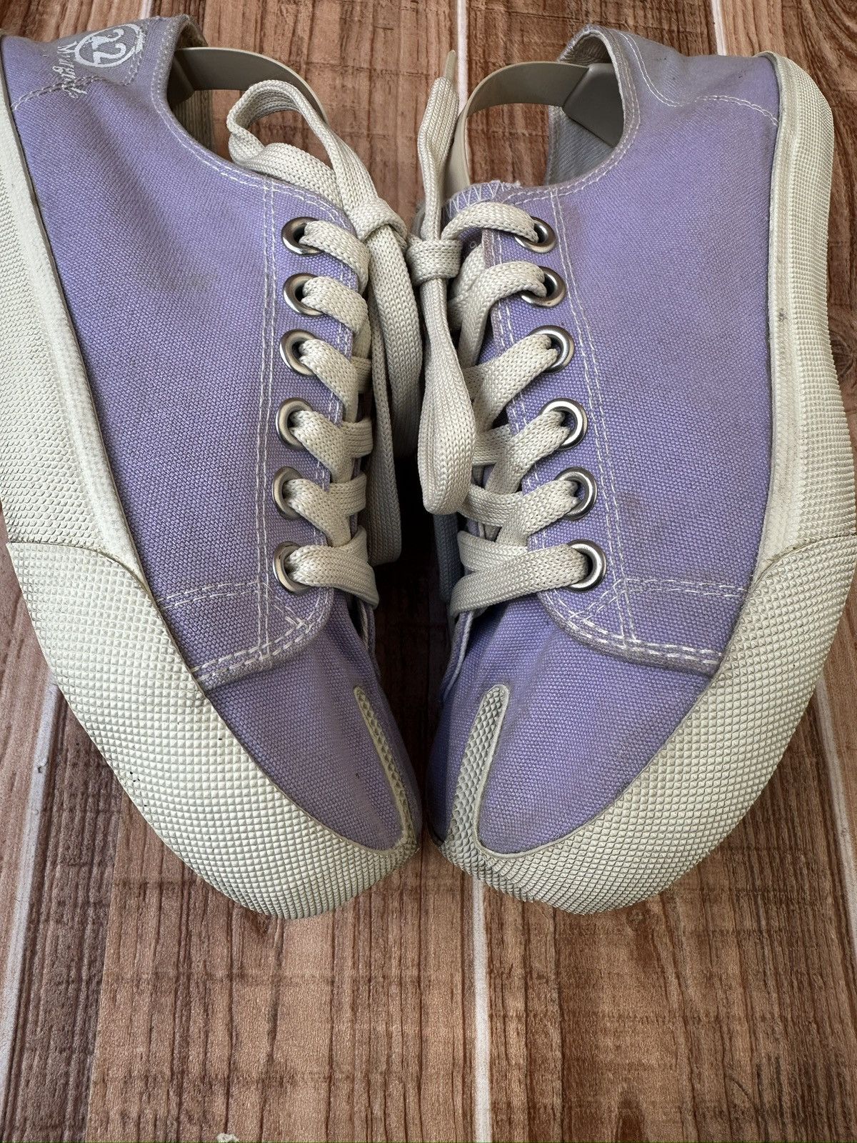 Maison Margiela Maison Martin Margiela TABI Purple Canvas Low Top Sneakers Size US 7.5 / IT 37.5 - 6 Thumbnail
