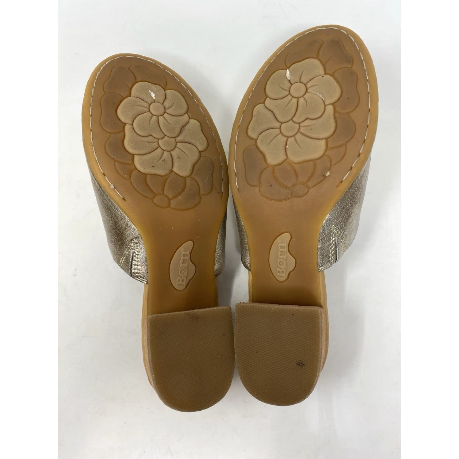 Born VINTAGE? No — Born Leather Sandal Womens Sz 8 39 Comfort Slip On Mule Block Heel Metallic Gold Sandal Gold Leather Slip-On Women’s Casual Size US 8 / IT 38 - 7 Thumbnail