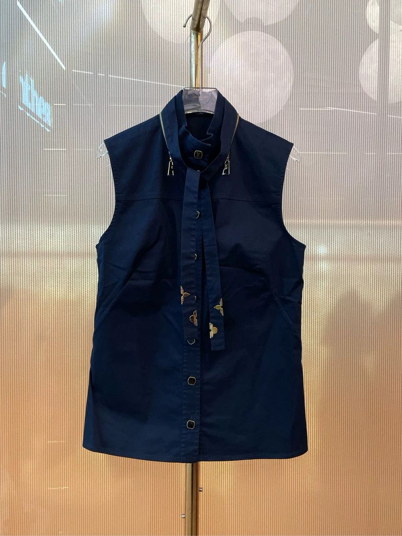 Louis Vuitton Louis Vuitton Sleeveless shirt with gold four-leaf clover t Size XS / US 0-2 / IT 36-38 - 2 Thumbnail
