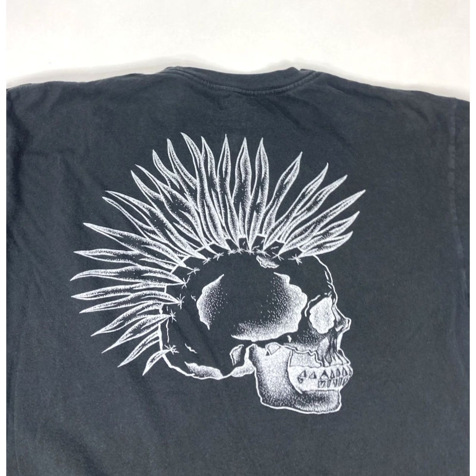 Quiksilver Quiksilver Skull Graphic T-shirt Women Medium Black Short Sleeve Size M / US 6-8 / IT 42-44 - 2 Thumbnail
