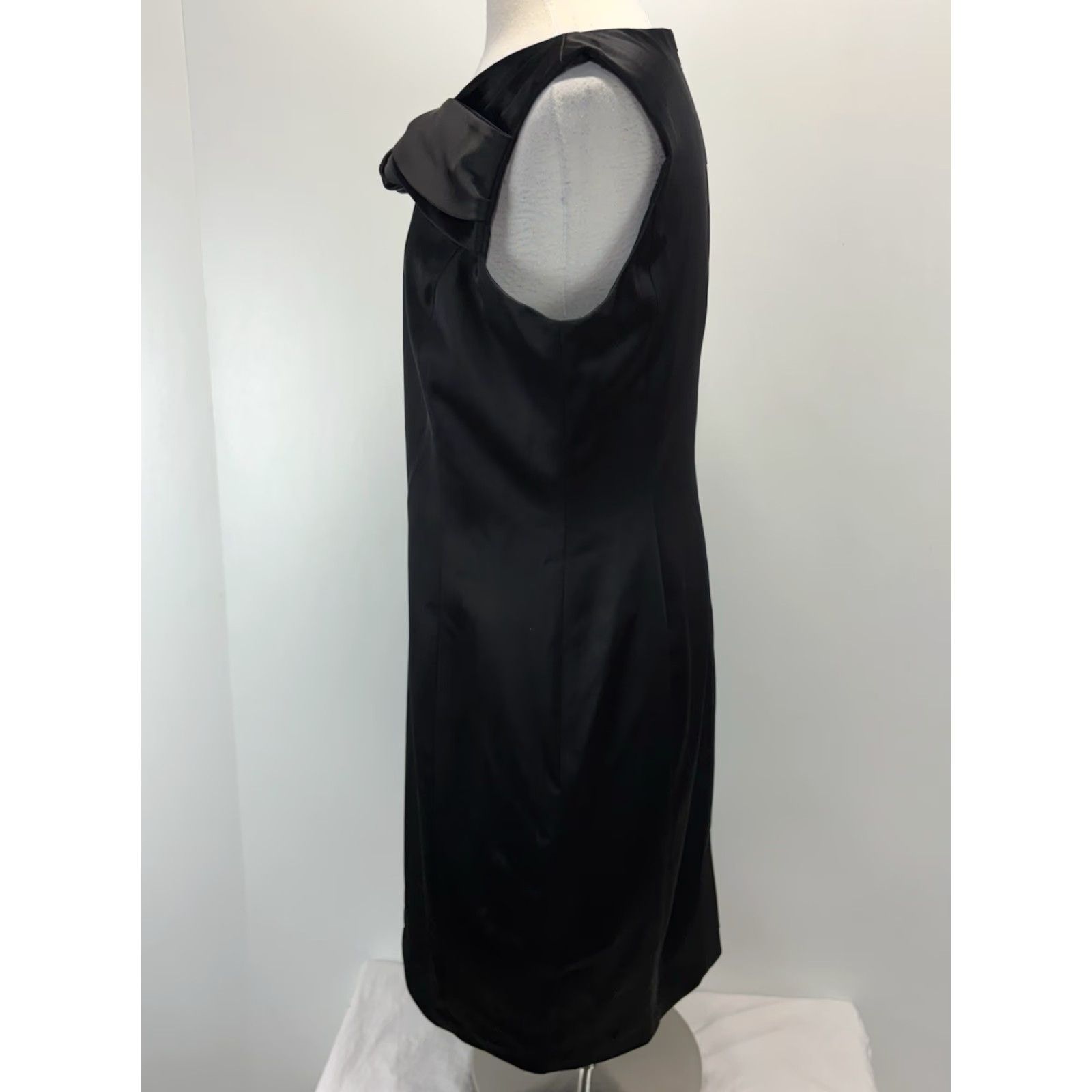 Talbots Talbots Dress Sheath Black Satin Knee Length Zip Sleeveless 14 Women Party Cocktail Knots Neckline Satin Polyester Blend Vintage No Size XL / US 12-14 / IT 48-50 - 2 Thumbnail