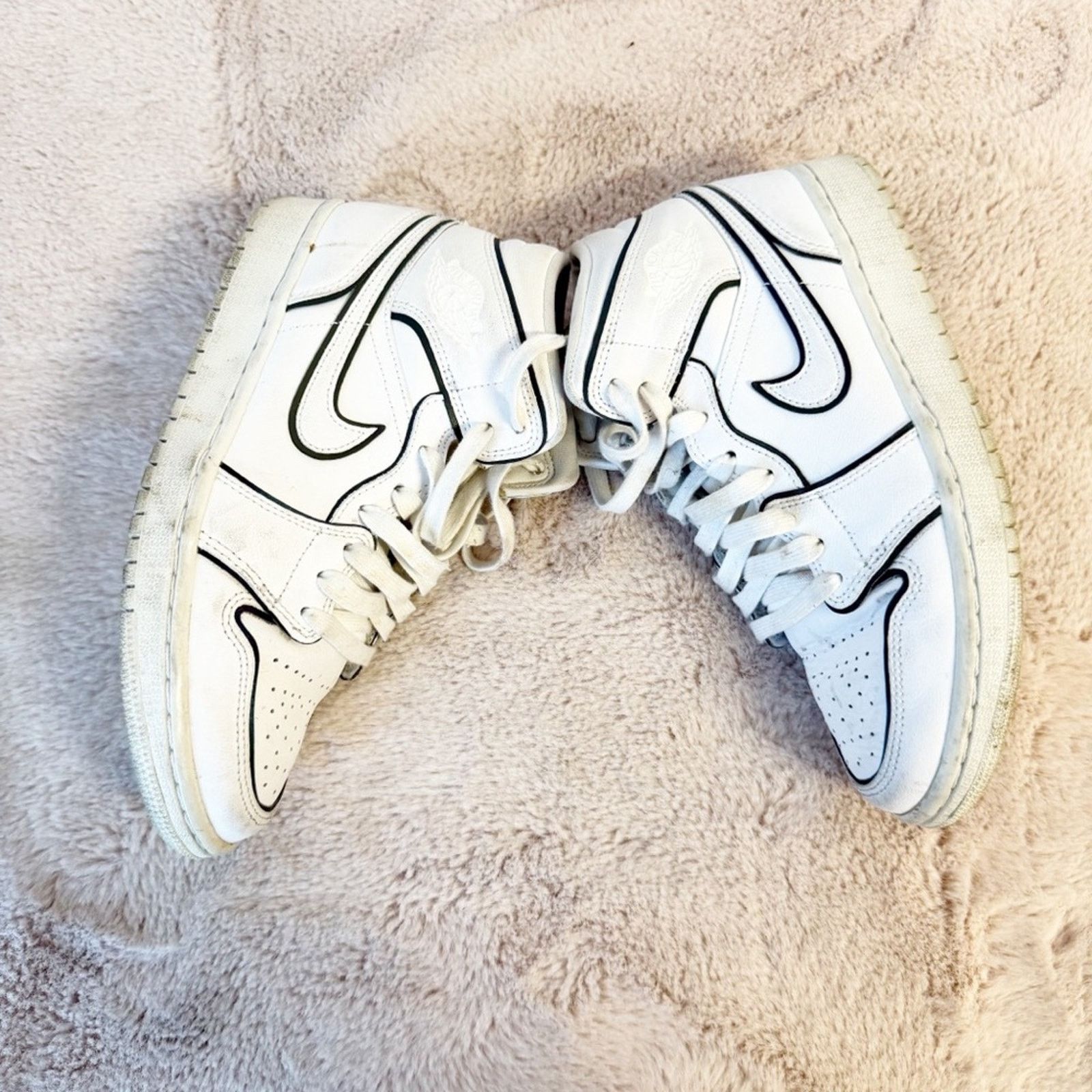 Nike NIKE Air Jordans Women’s White High Top Sneakers Size 7.5 Size US 7.5 / IT 37.5 - 4 Thumbnail