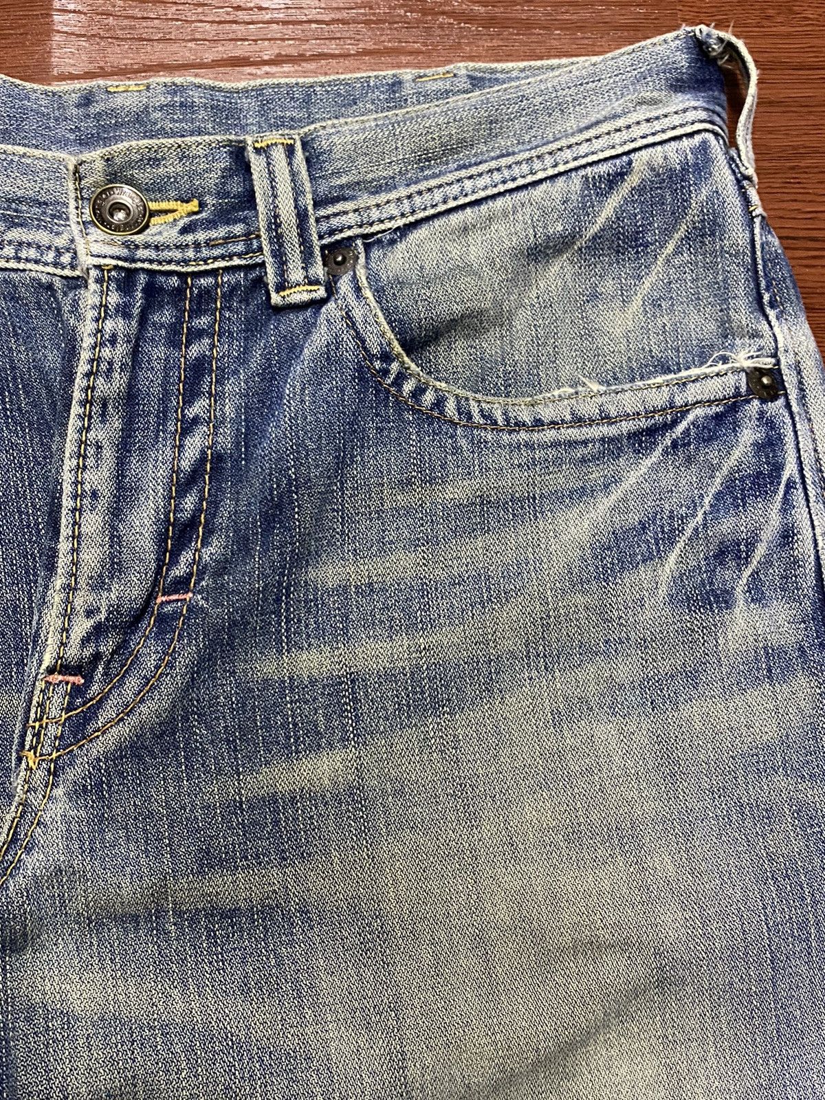 Japanese Brand Vintage Wrangler Faded Wash Distressed Loose Jeans Size US 33 - 8 Thumbnail