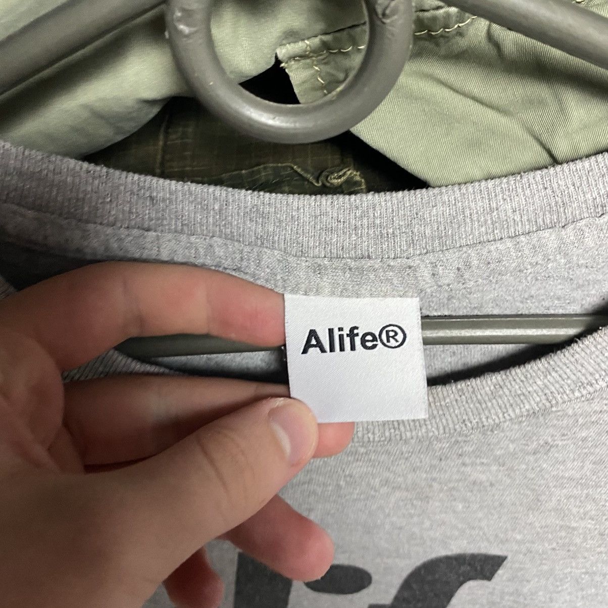 Alife Luxury Alife Big Logo graphic y2k designer streetwear tee Size US L / EU 52-54 / 3 - 4 Thumbnail