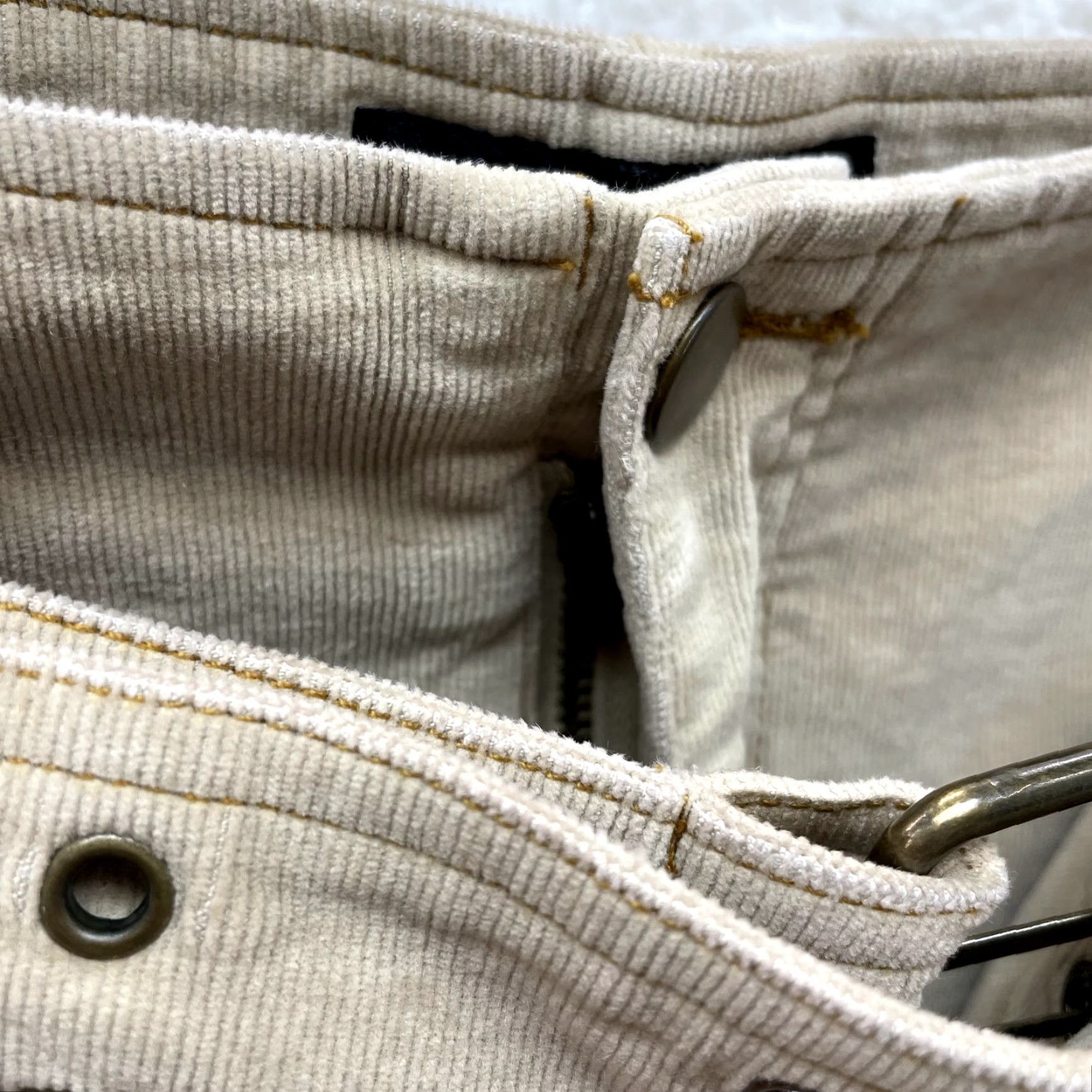 Vintage VINTAGE Y2K Corduroy Mini Skirt 8 Beige Beige Tan Belted Fairy Grunge Whimsigoth Misdemeanor Jeans? Size 30" / US 8 / IT 44 - 3 Thumbnail