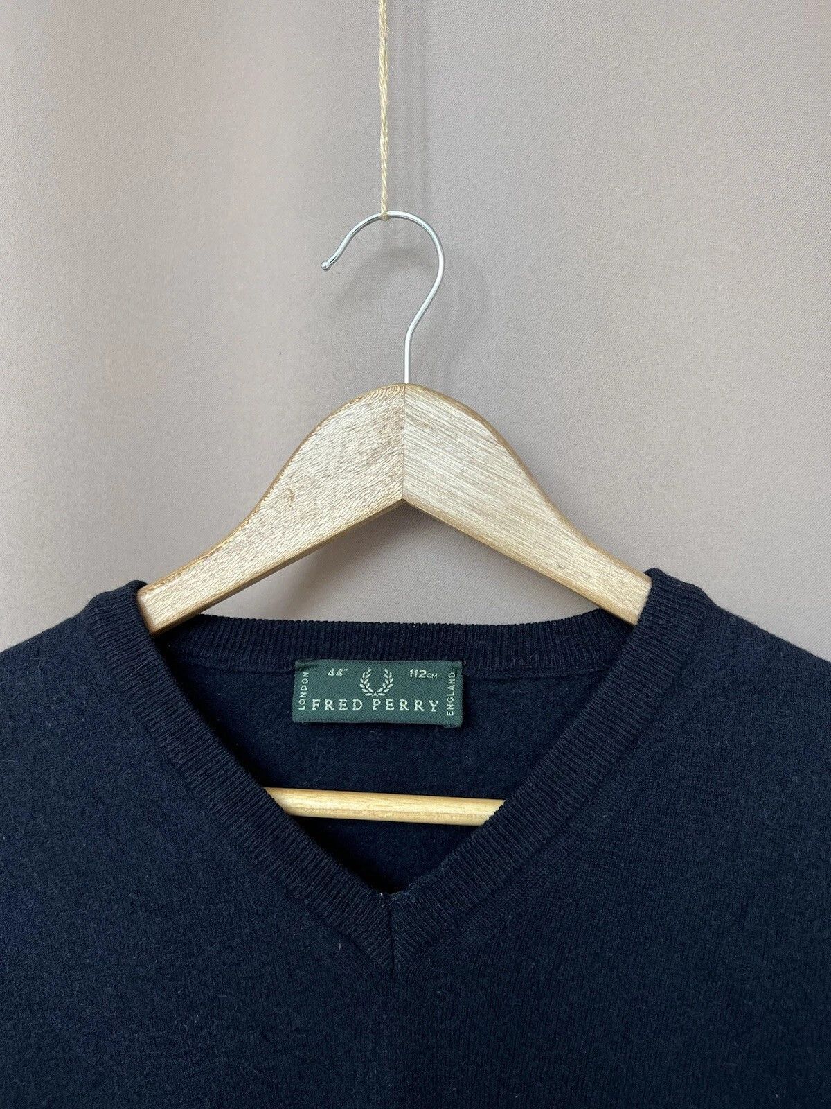 Fred Perry Fred Perry V-Neck Jumper Wool Sweater Mens Size 44 or M Size US M / EU 48-50 / 2 - 9 Thumbnail