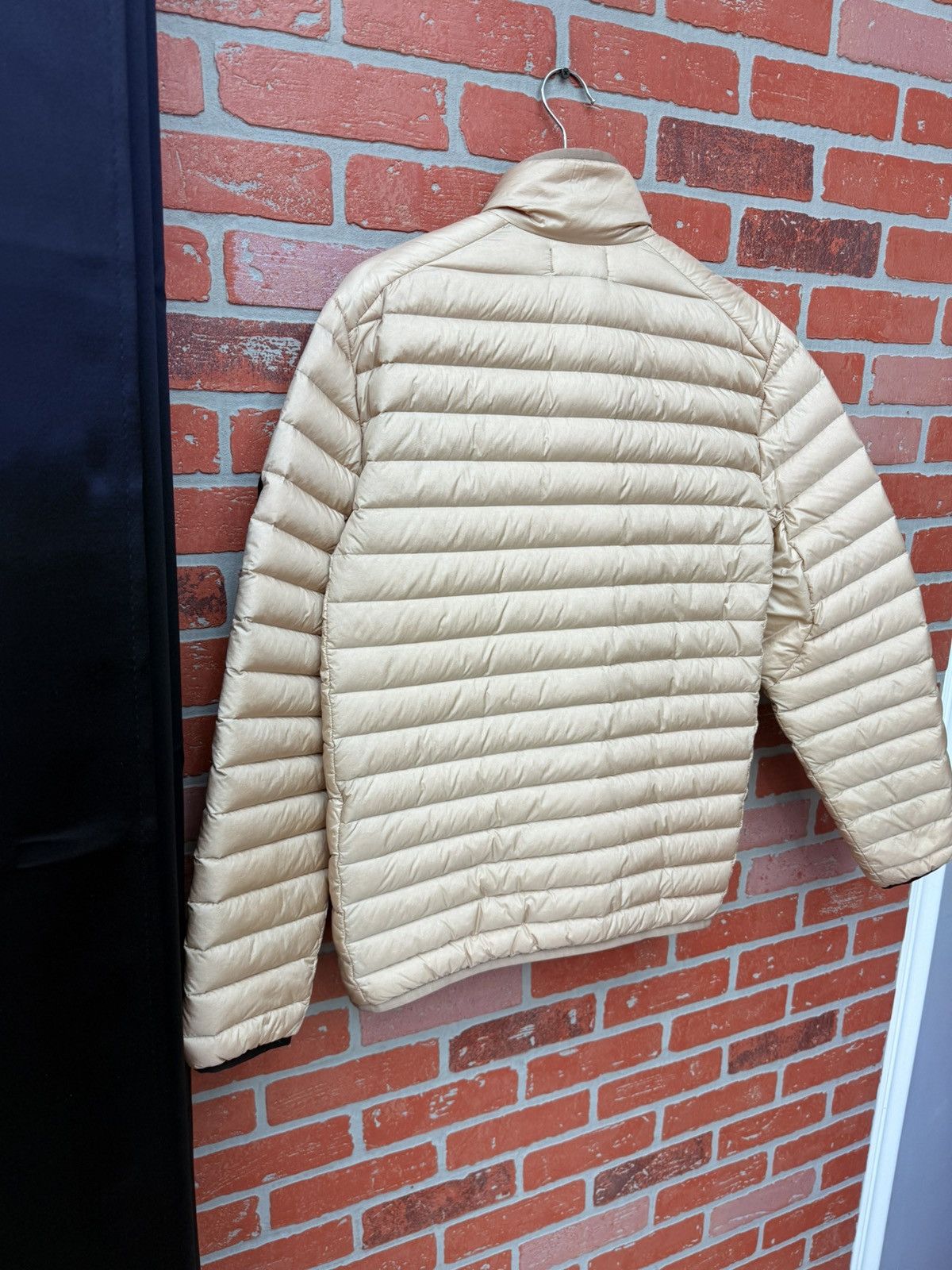 Stone Island AUTHENTIC Stone Island Real Down Jacket Beige Size Small Size US S / EU 44-46 / 1 - 7 Thumbnail