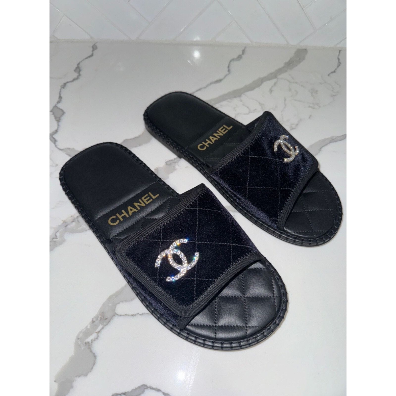 Chanel Chanel 23M Black Velvet Crystal CC Logo Hotel Mule Slide Size US 10 / IT 40 - 10 Thumbnail