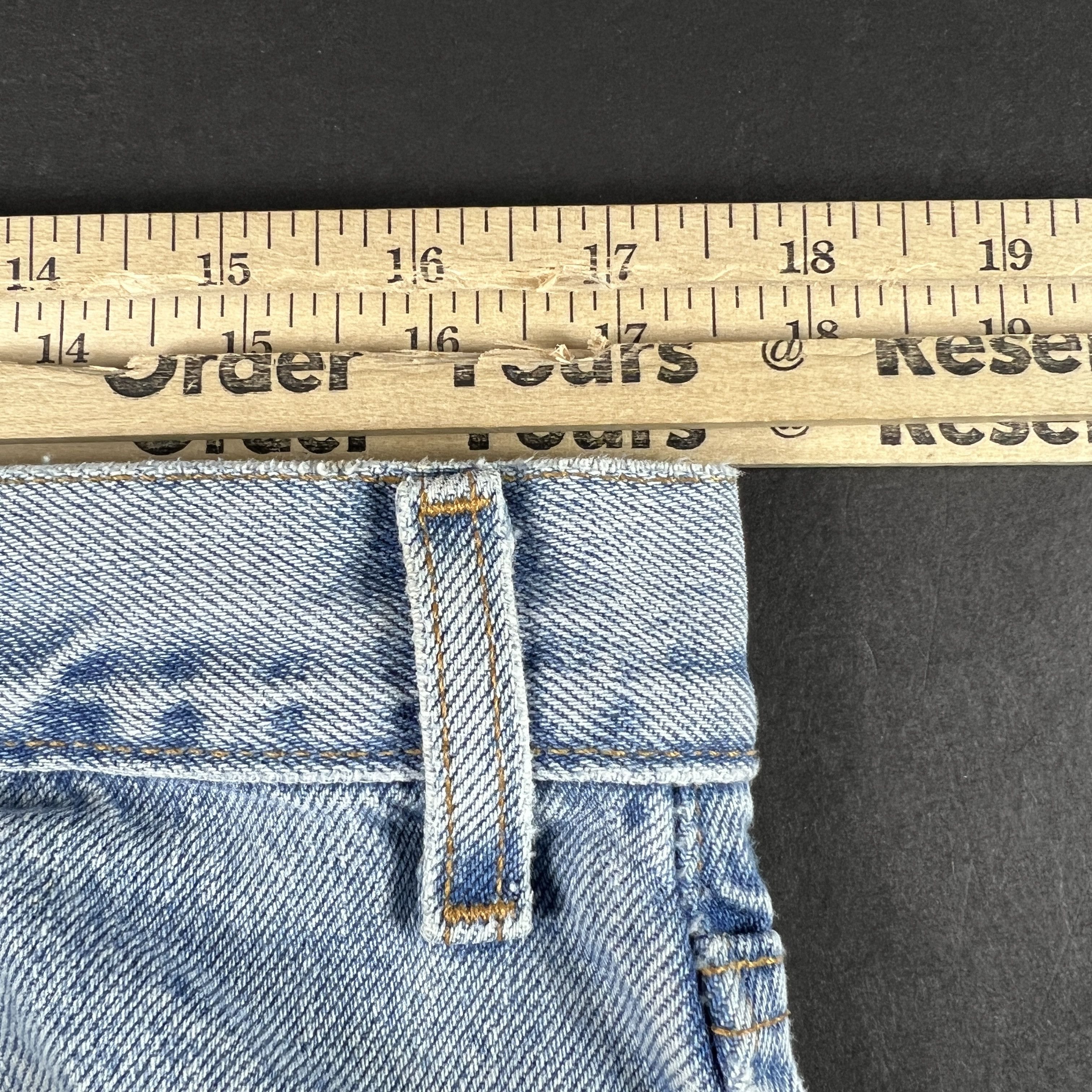 Levi's × Vintage Y2K Levi's Jeans 550 Relaxed Light Blue Faded Cotton Denim Size US 35 - 22 Thumbnail