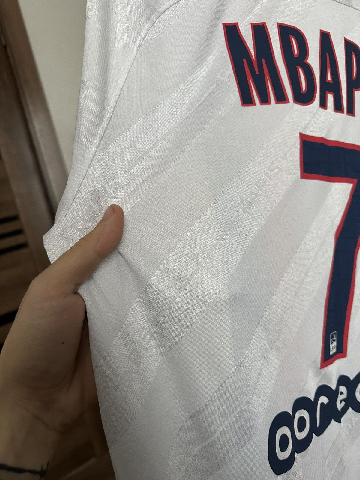 Nike 2019/2020 Nike Paris Saint Germain PSG Mbappe Soccer Jersey Size US L / EU 52-54 / 3 - 15 Thumbnail