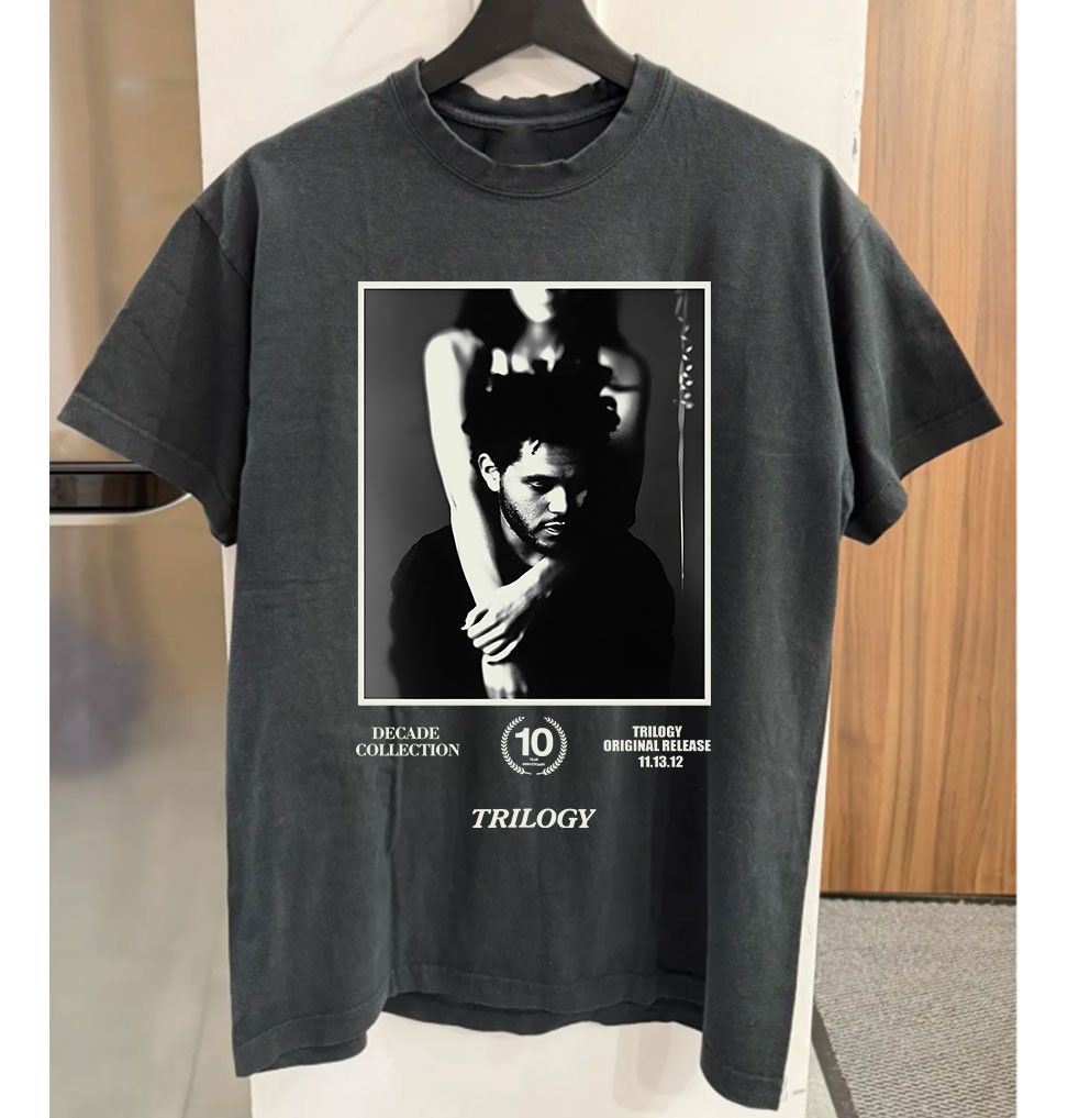 Band Tees The Weeknd Trilogy Cover 10-Year Anniversary Decade T-Shirt Size US L / EU 52-54 / 3 - 1 Thumbnail