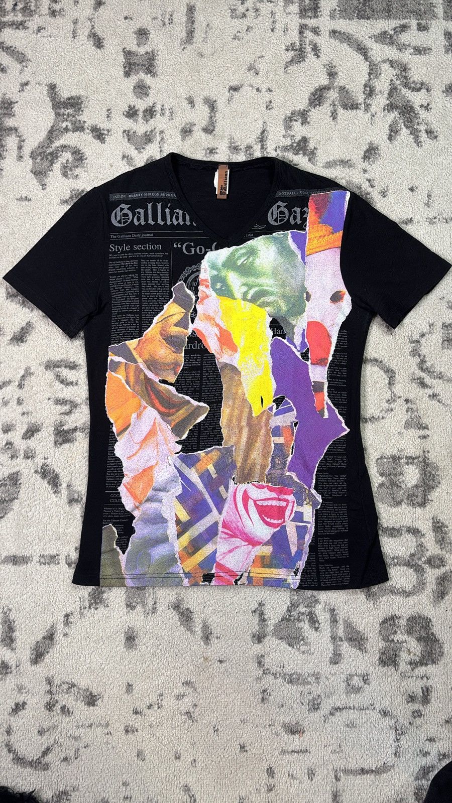 John Galliano JOHN GALLIANO SS00 CLOWN GAZETTE T-SHIRT Size US S / EU 44-46 / 1 - 1 Thumbnail