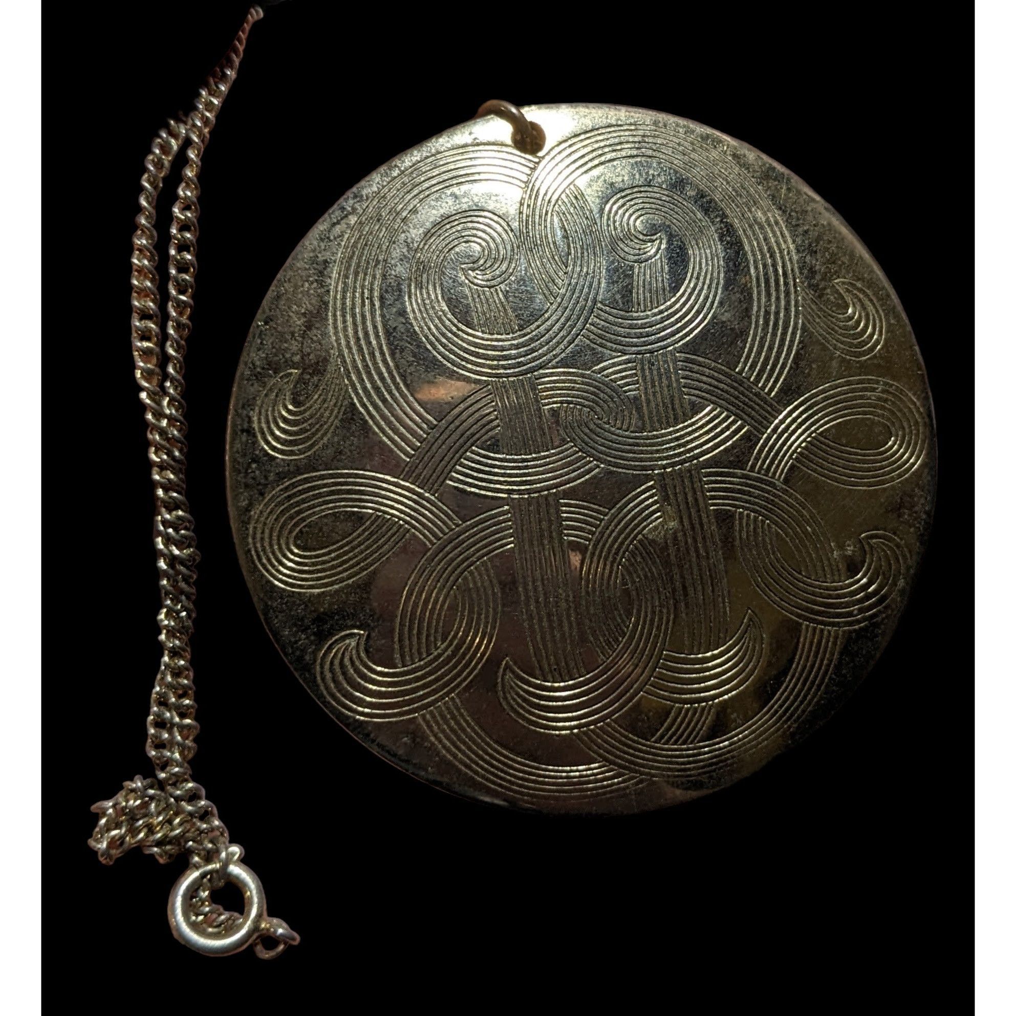 Other Vintage Large Engraved Gold Medallion Necklace Size ONE SIZE - 3 Thumbnail