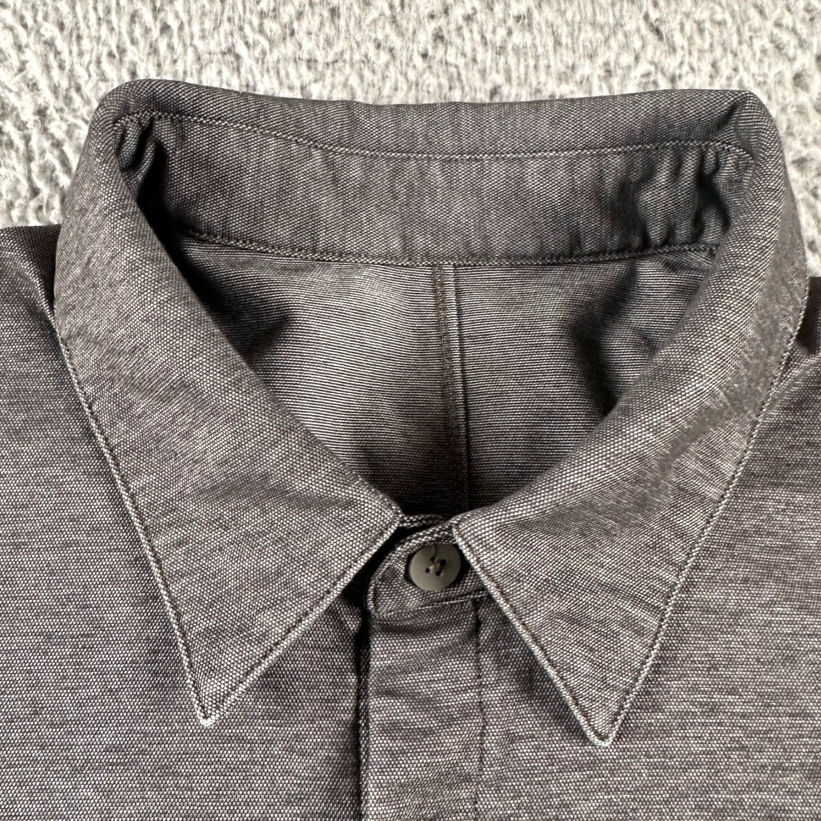 Lululemon Lululemon Men's Commission Casual Button-Down Shirt Gray Size L Performance Size US L / EU 52-54 / 3 - 3 Thumbnail