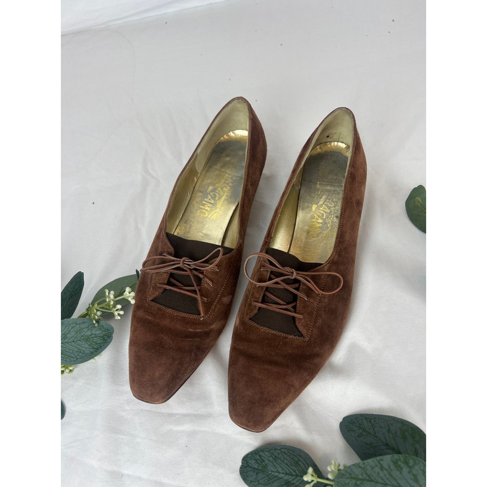 Salvatore Ferragamo Salvatore Ferragamo Brown Suede Lace-Up Pumps Size US 10 / IT 40 - 2 Thumbnail
