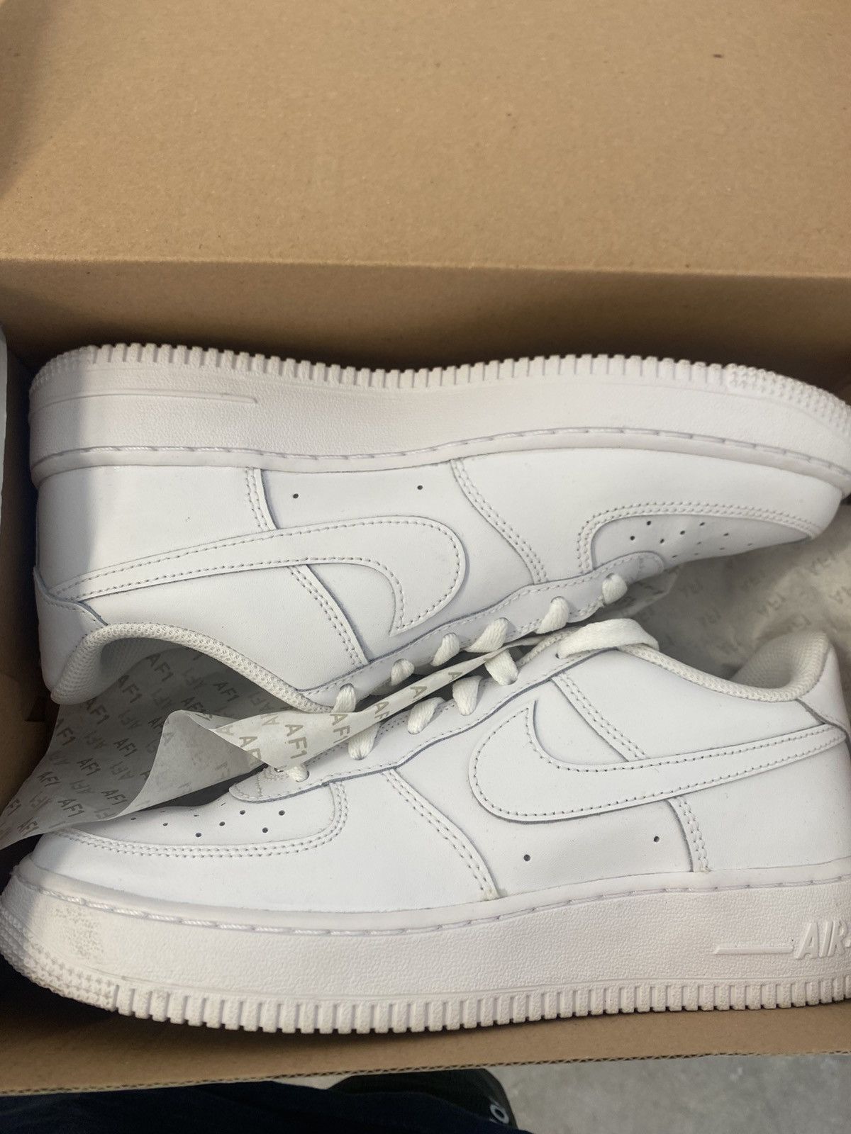 Nike Nike Air Force 1 White Size US 7 / EU 40 - 1 Thumbnail