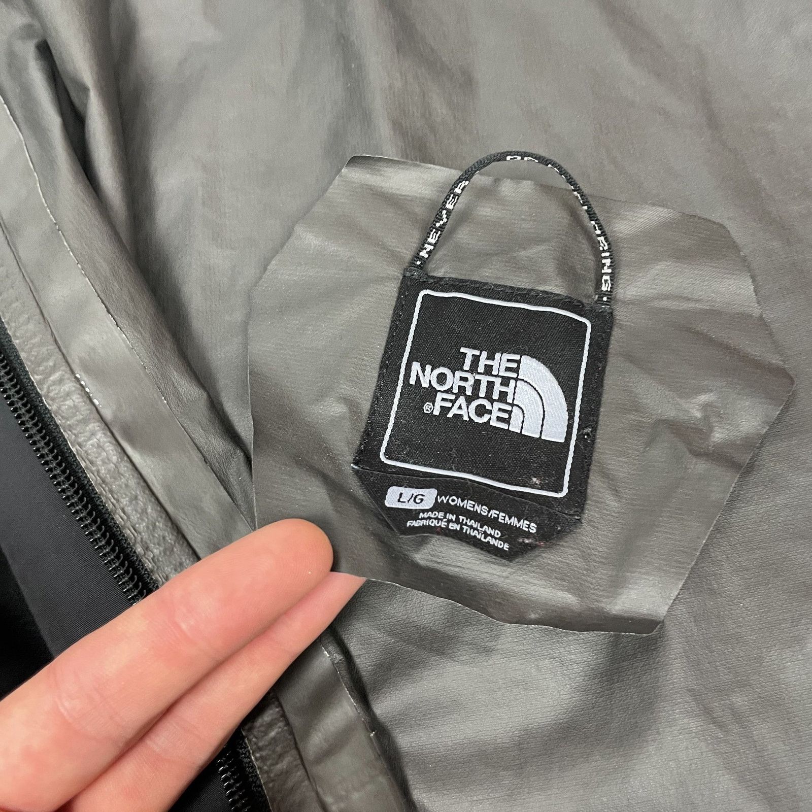 The North Face × Vintage The North Face Women's Gore-Tex Paclite Shell Rain Jacket L Size L / US 10 / IT 46 - 18 Thumbnail
