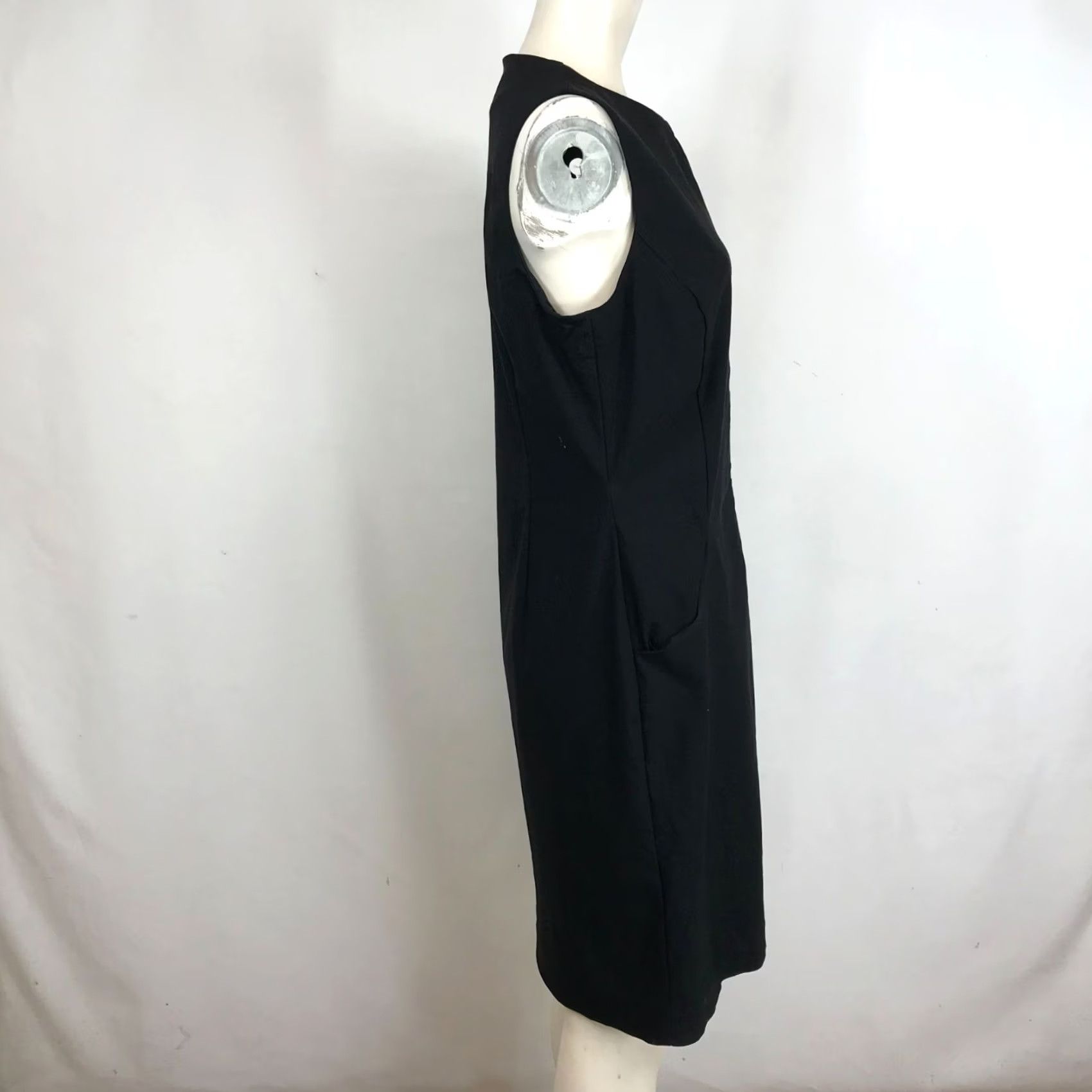 J.McLaughlin J. McLaughlin WOMEN'S 8 BLACK SLEEVELESS V-NECK RAYON DRESS Size M / US 6-8 / IT 42-44 - 4 Thumbnail