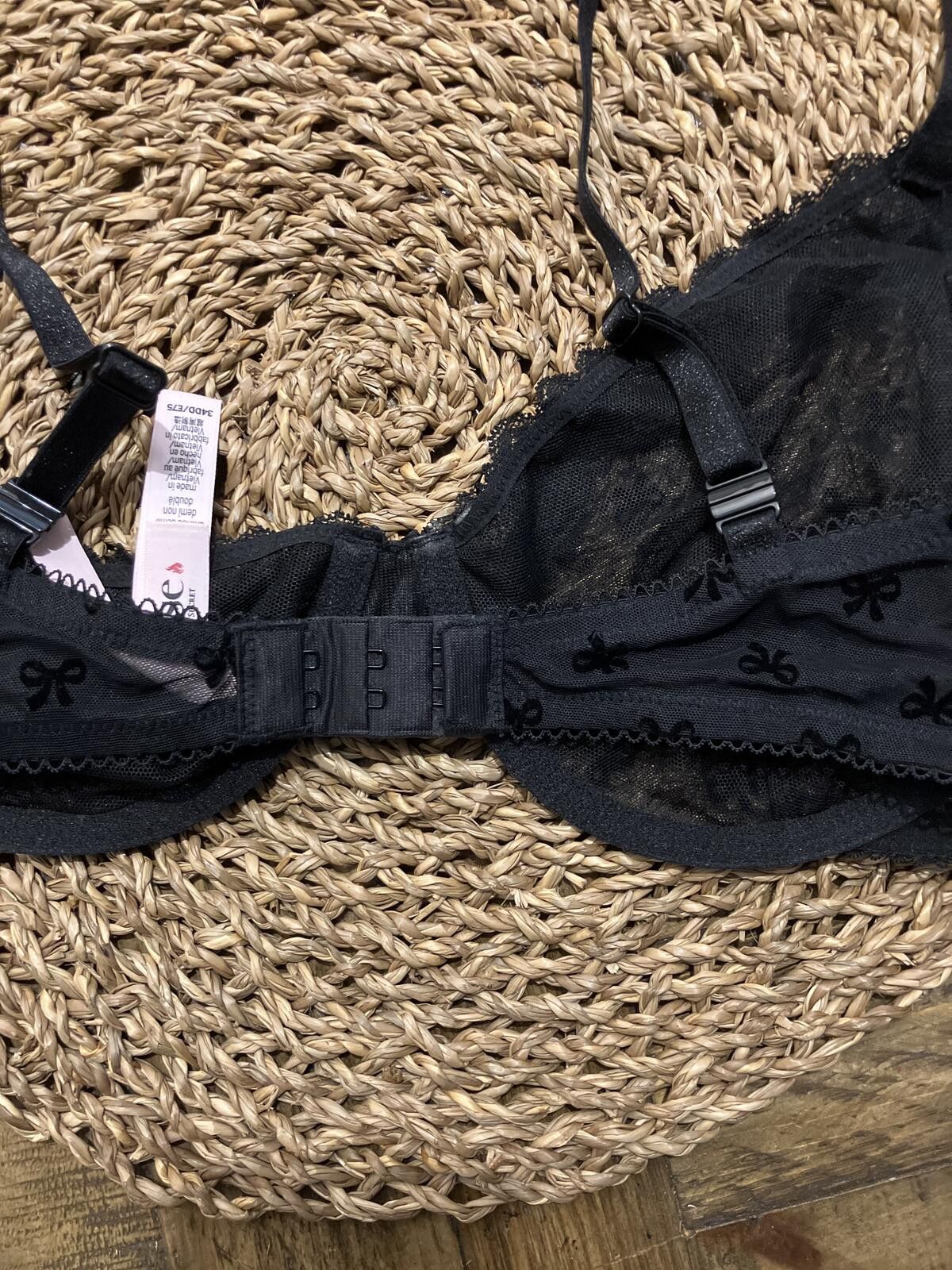 Other NWOT Victoria's Secret Tease Black Lace Underwire Bra 34DD Size ONE SIZE - 4 Thumbnail