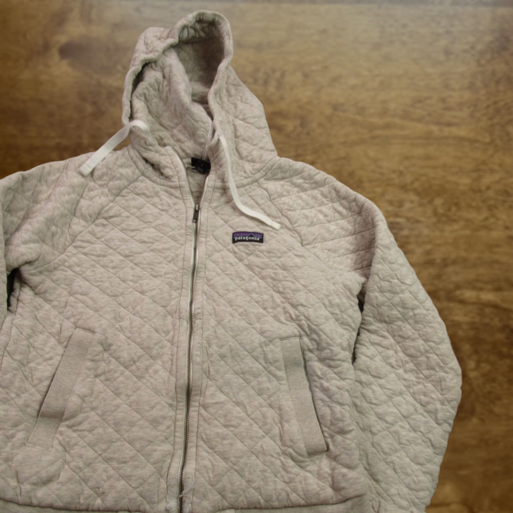 Patagonia Patagonia Hoodie Womens Small Long Sleeve Full Zip Hooded Beige Casual Size S / US 4 / IT 40 - 1 Thumbnail