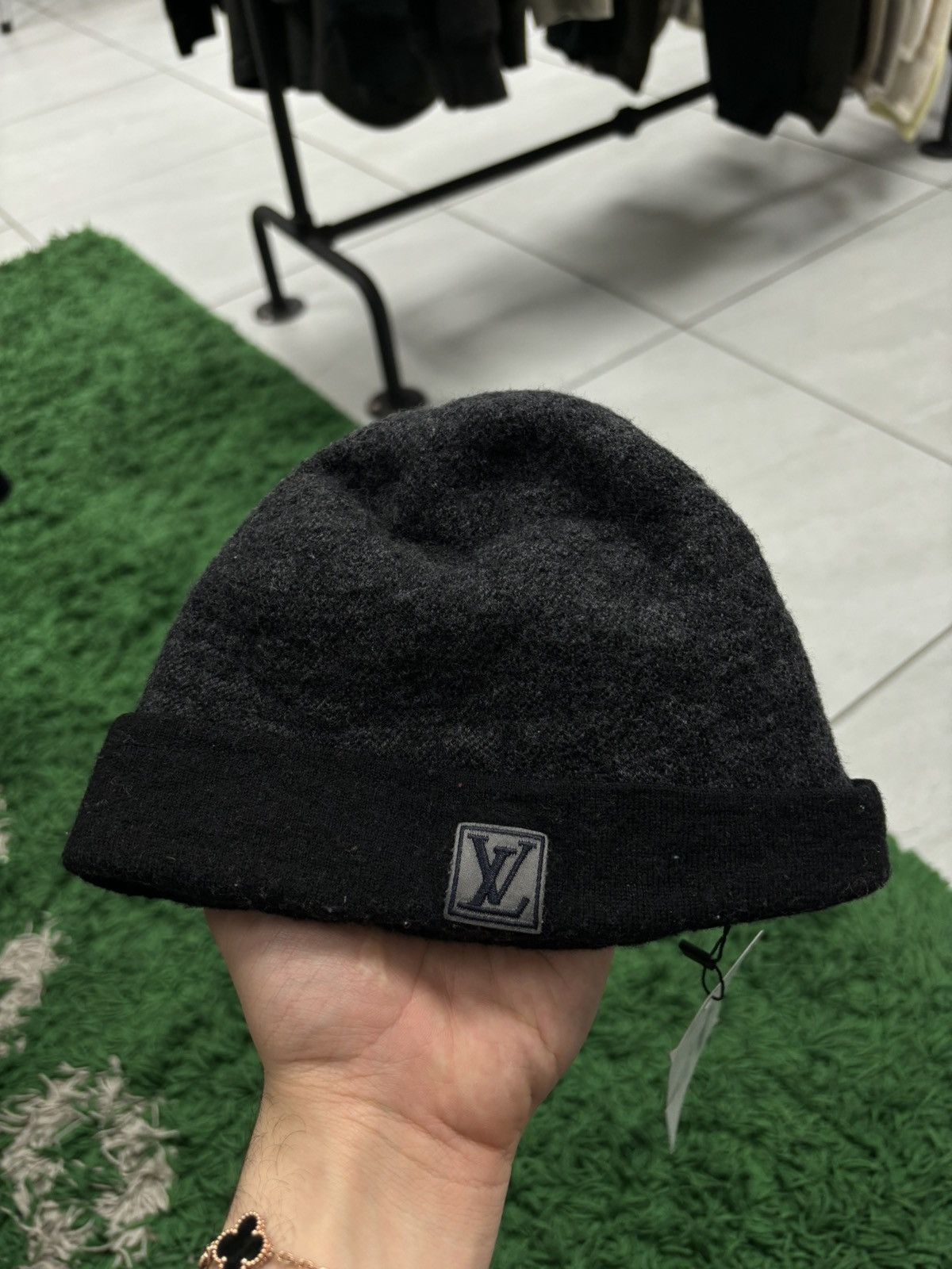 image of Louis Vuitton Beanie Black, Men's
