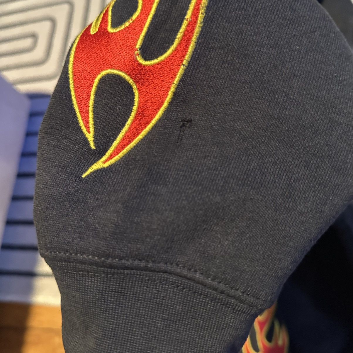Vintage Vintage 2000s Y2K Silver Point Flames Sweatshirt Hoodie Size US S / EU 44-46 / 1 - 7 Thumbnail