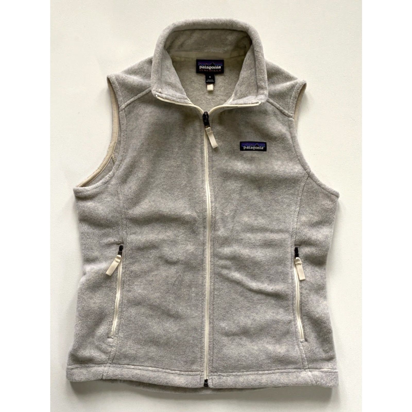 Patagonia Patagonia Women's Vest Synchilla Full Zip Oat 23015 S Outdoor Logo Size S / US 4 / IT 40 - 2 Thumbnail