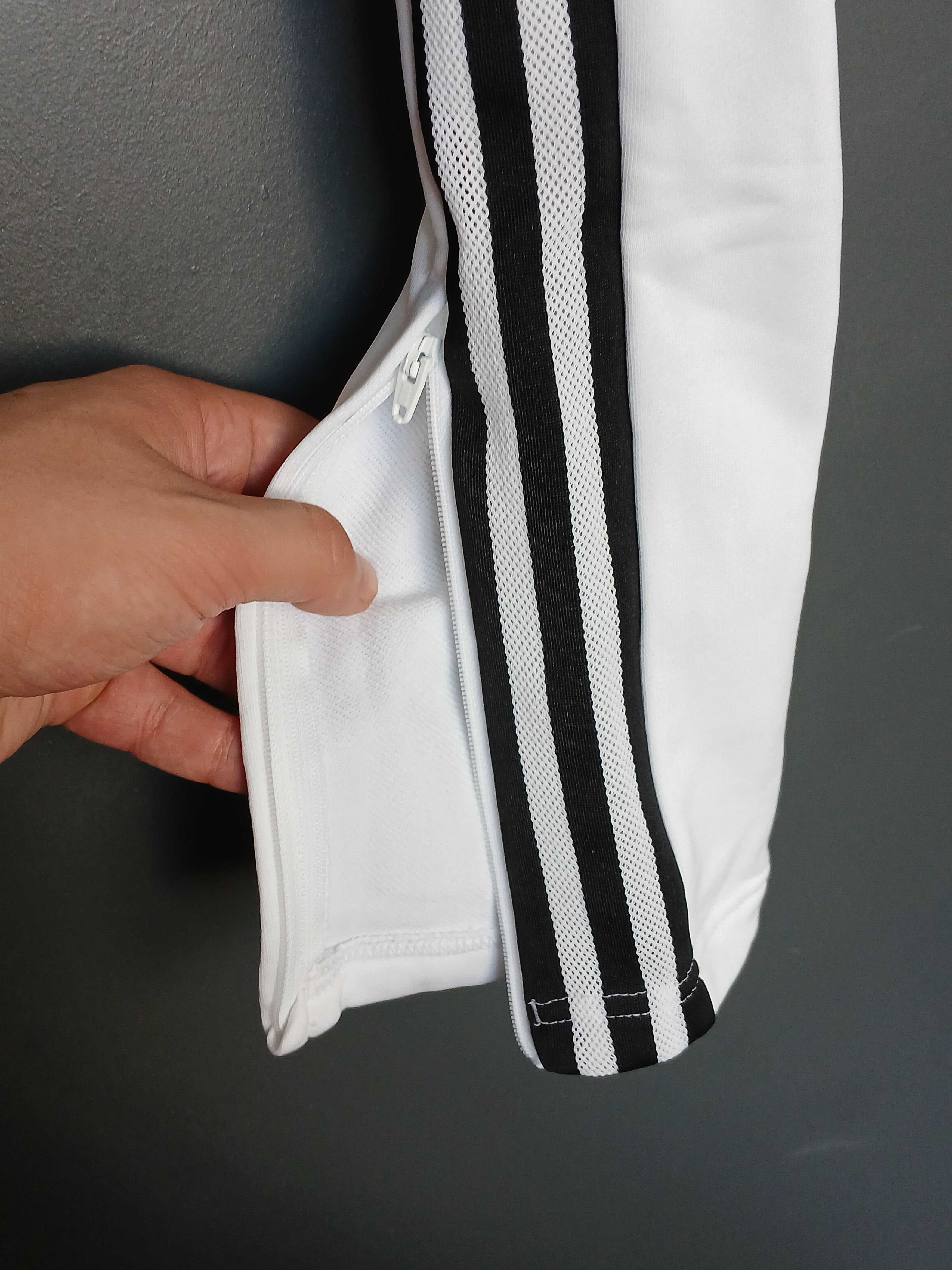 Adidas KIDS Real Madrid Football Training Pants Size US 26 / EU 42 - 7 Thumbnail