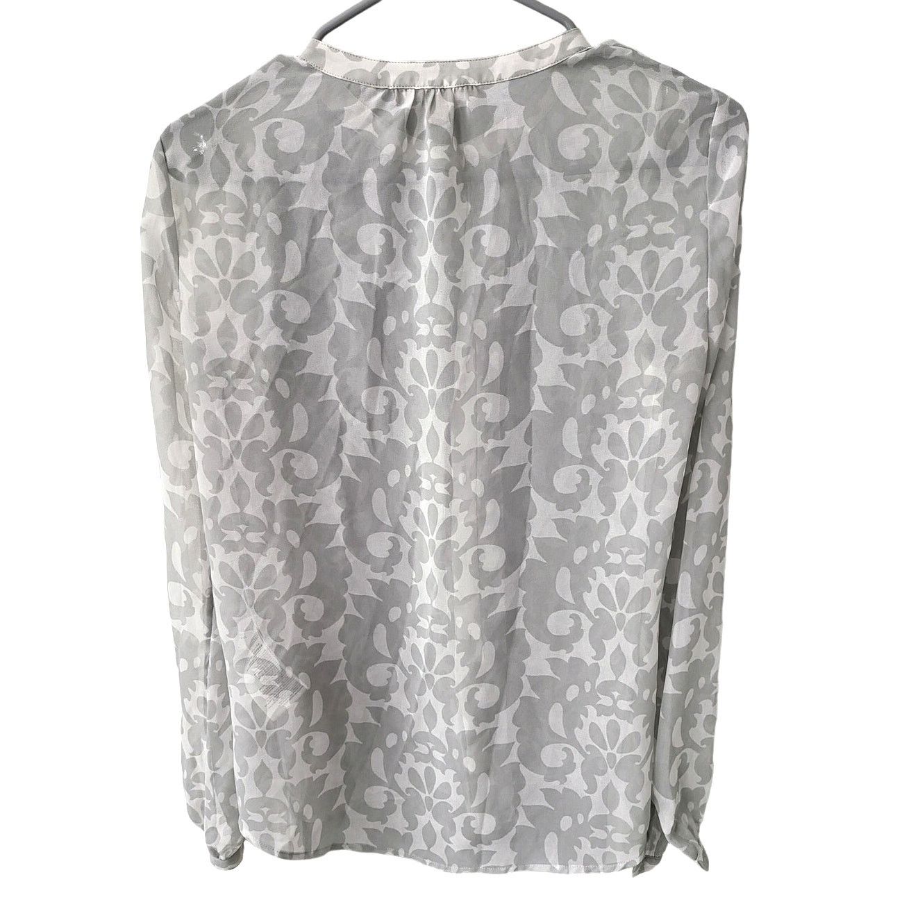 Banana Republic Banana Republic Sheer Gray and White Button Up - XS Size XS / US 0-2 / IT 36-38 - 2 Thumbnail