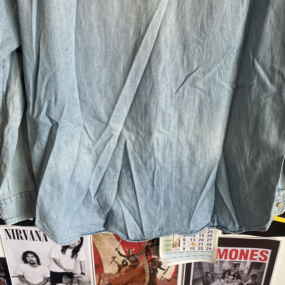 Uniqlo Vintage Uniqlo Selvedge Washed Blue Button Down Shirts Size US M / EU 48-50 / 2 - 9 Thumbnail