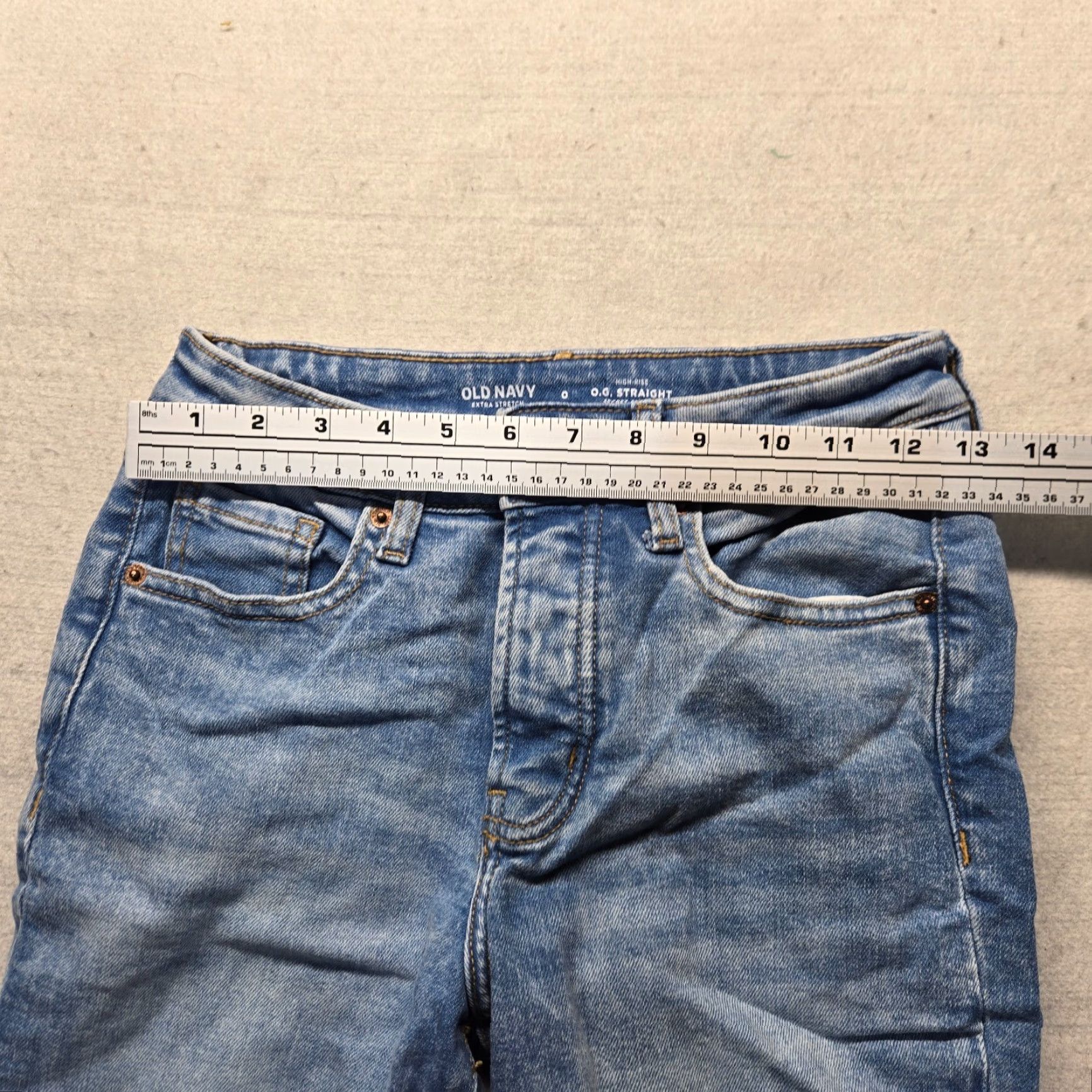 Old Navy VINTAGE Old Navy Jeans Blue Distressed Straight Adult Regular 0 Regular 27in Inseam 5-Pocket Denim Women’s Jeans 2000s? Size 25" / US 0 / IT 36 - 5 Thumbnail