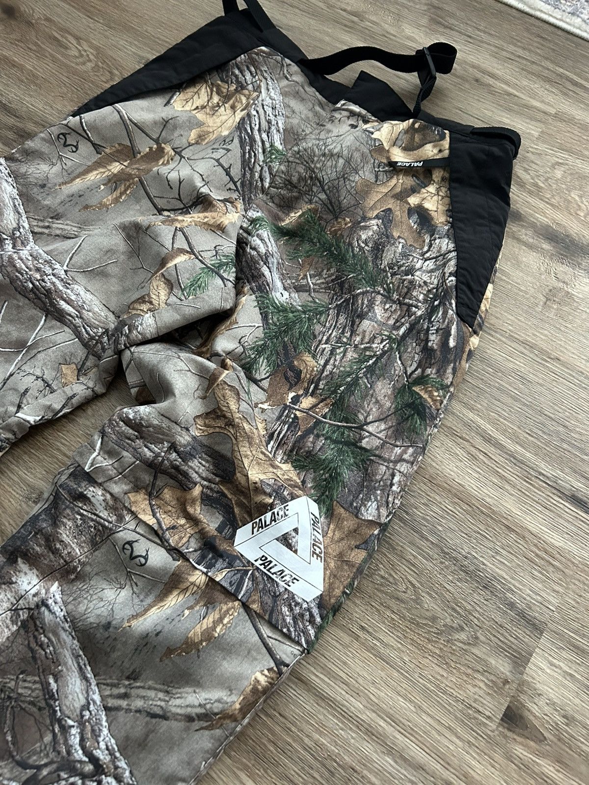 Palace Palace Real Tree Camo Pants/ Convertible Shorts Size US 32 / EU 48 - 2 Thumbnail