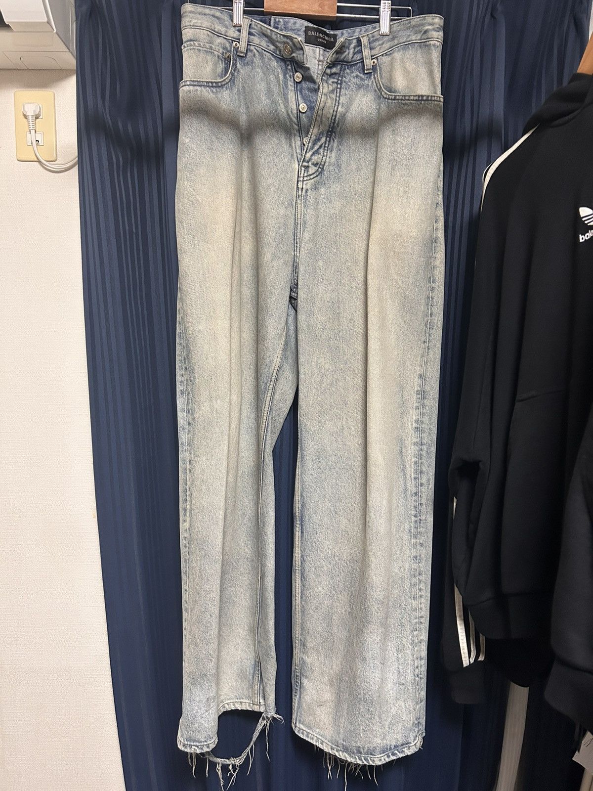Balenciaga BALENCIAGA DIRTY BLUE BAGGY PANTS Size US 34 / EU 50 - 1 Thumbnail