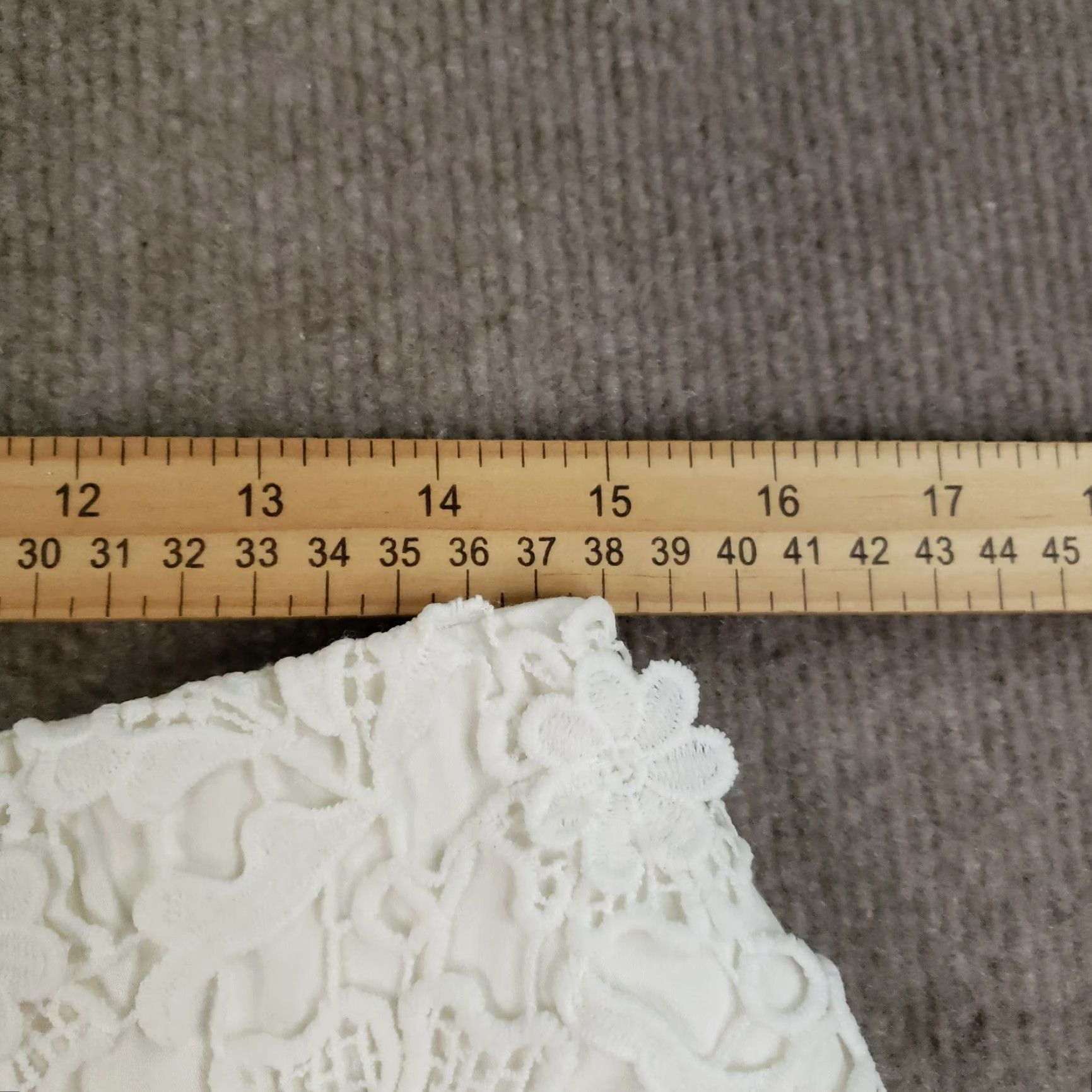 J.McLaughlin J. McLaughlin Skirt Womens Size 8 White Short Lined Zip Crochet Doily Casual A-Line Front Size 30" / US 8 / IT 44 - 3 Thumbnail