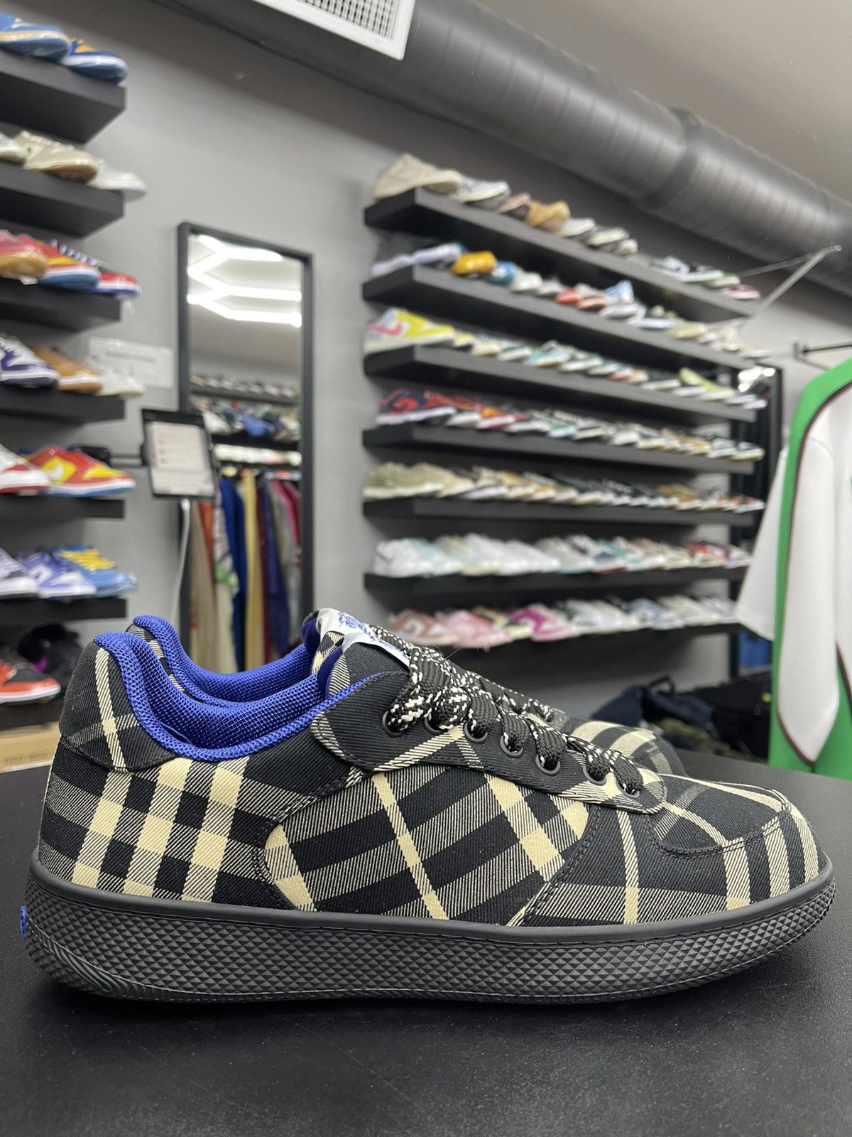Burberry Size 9US/42EU - Burberry Check Terrace Sneakers Size US 9 / EU 42 - 1 Thumbnail