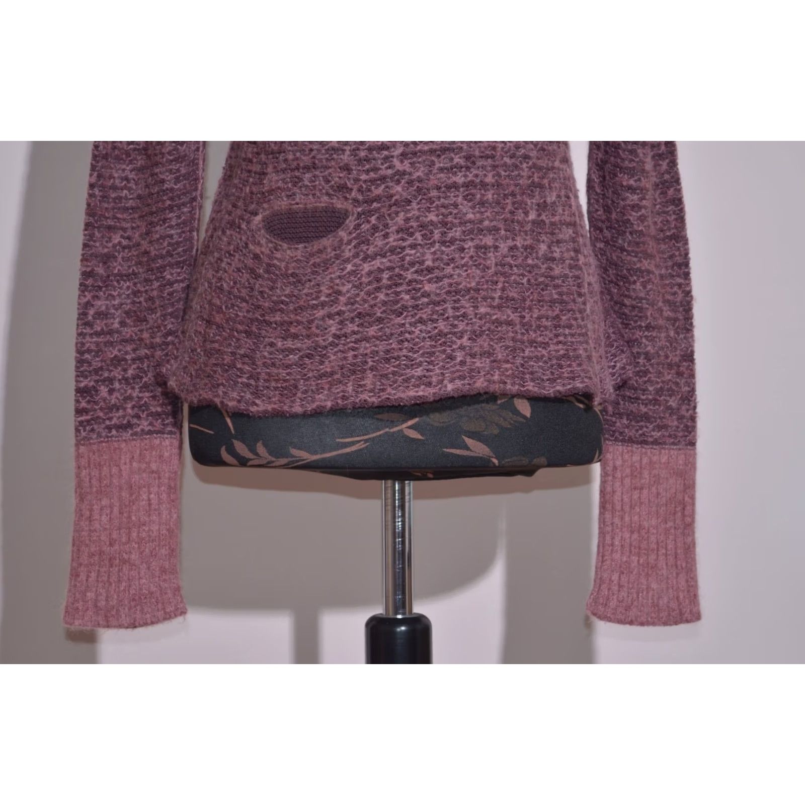 Sarah Pacini Sarah Pacini Womens Pink Textured Fuzzy Knit Sweater Long Sleeve Pocket Size S-M Shirt Womens Pink 90s? Size M / US 6-8 / IT 42-44 - 3 Thumbnail