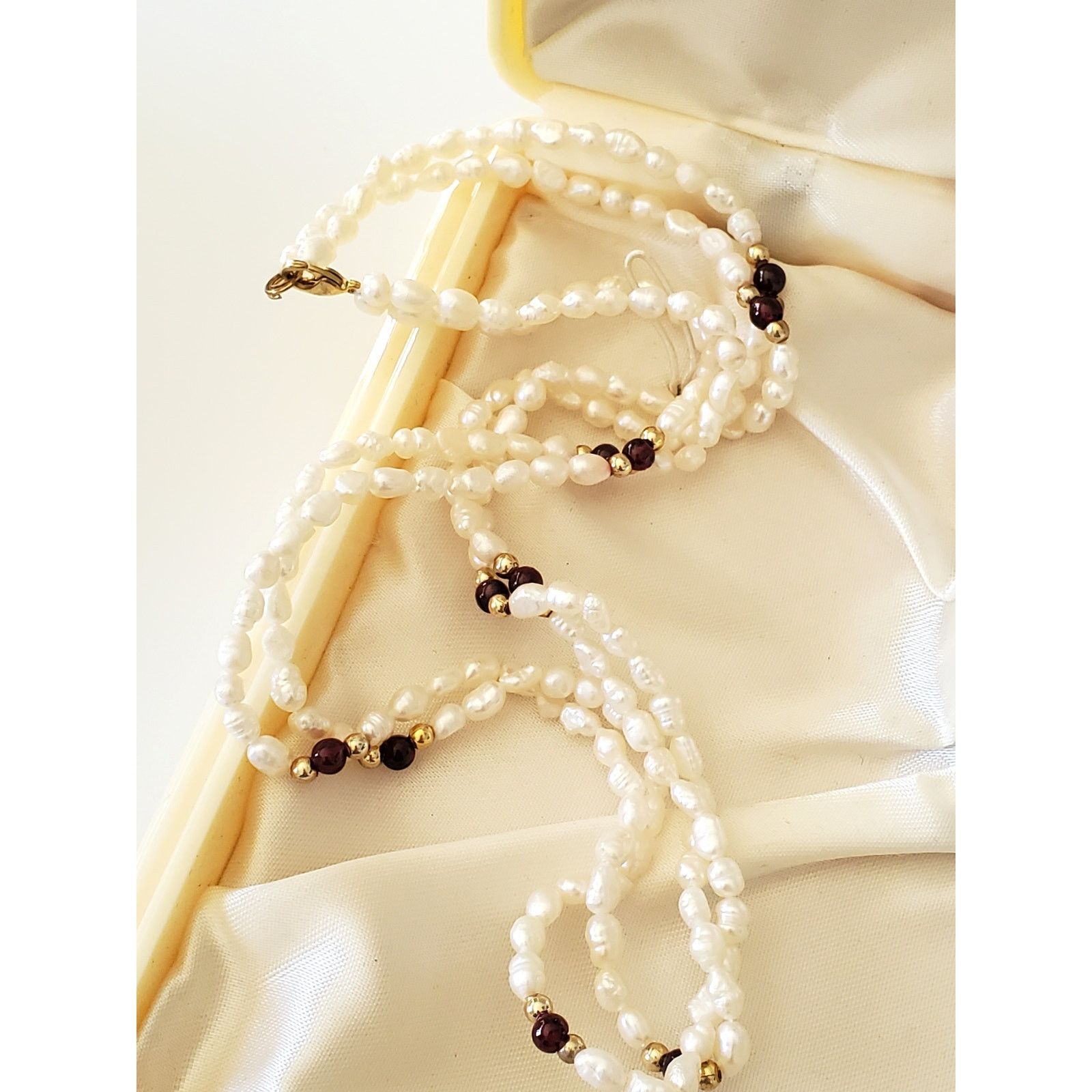 Other Vintage 18in Rice Pearl and Garnet Bead Necklace Size ONE SIZE - 1 Thumbnail
