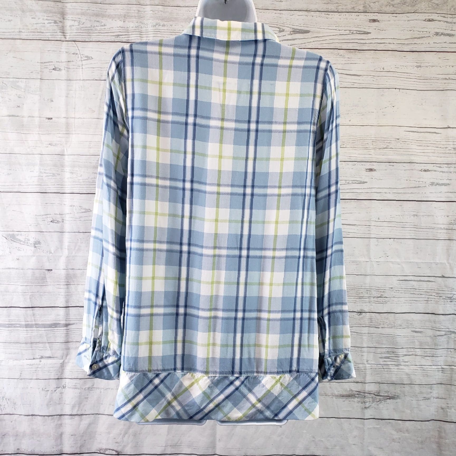 J. Jill J Jill Womens Button Front Shirt XS Blue Green Plaid Long Sleeve Viscose Shirt Womens XS Blue Green Plaid Long Sleeve Button-Up Size XS / US 0-2 / IT 36-38 - 4 Thumbnail