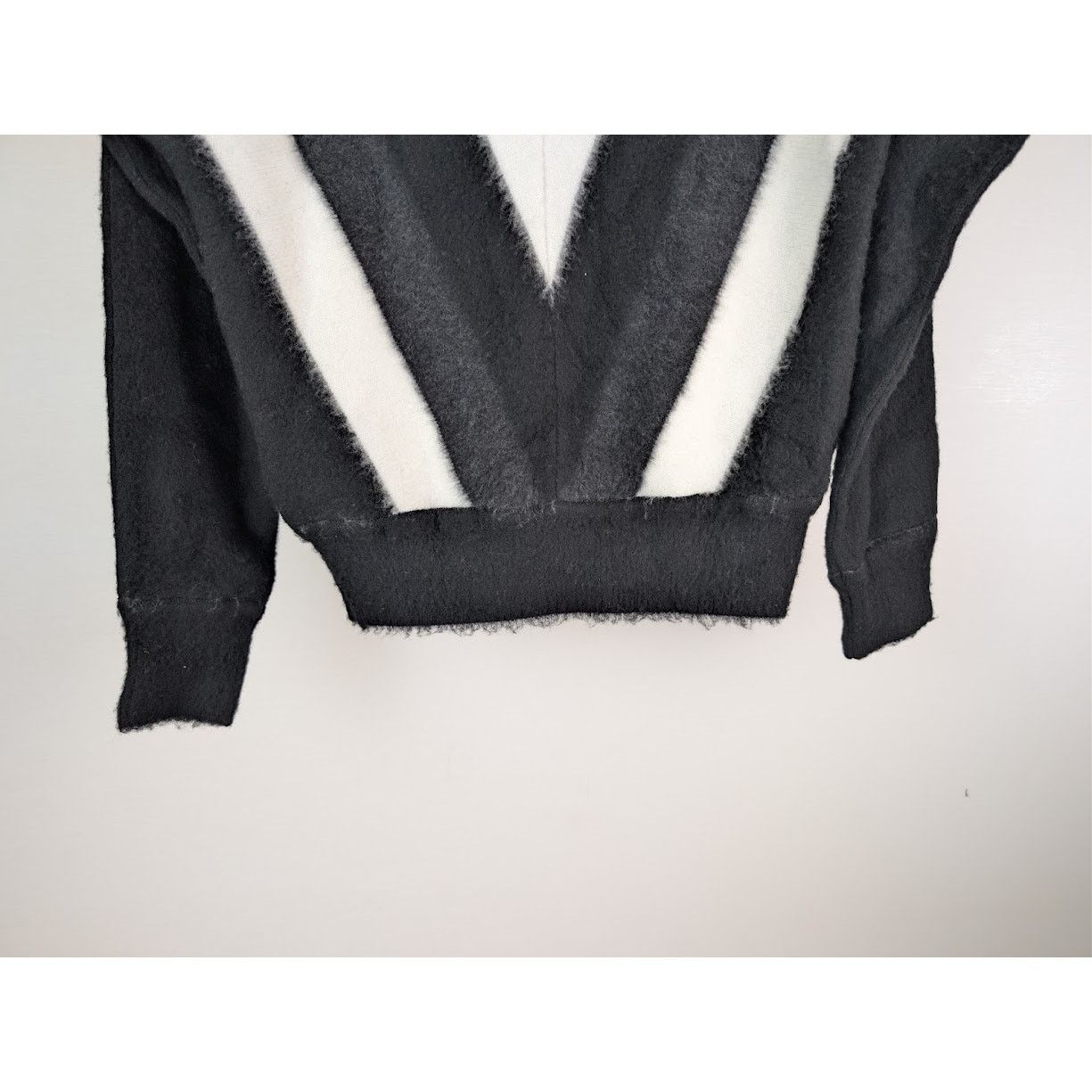 Saint Laurent Paris o1rshd1 555 / Laine Chevron Pull Knitwear in Naturel / Noir Size US M / EU 48-50 / 2 - 11 Thumbnail