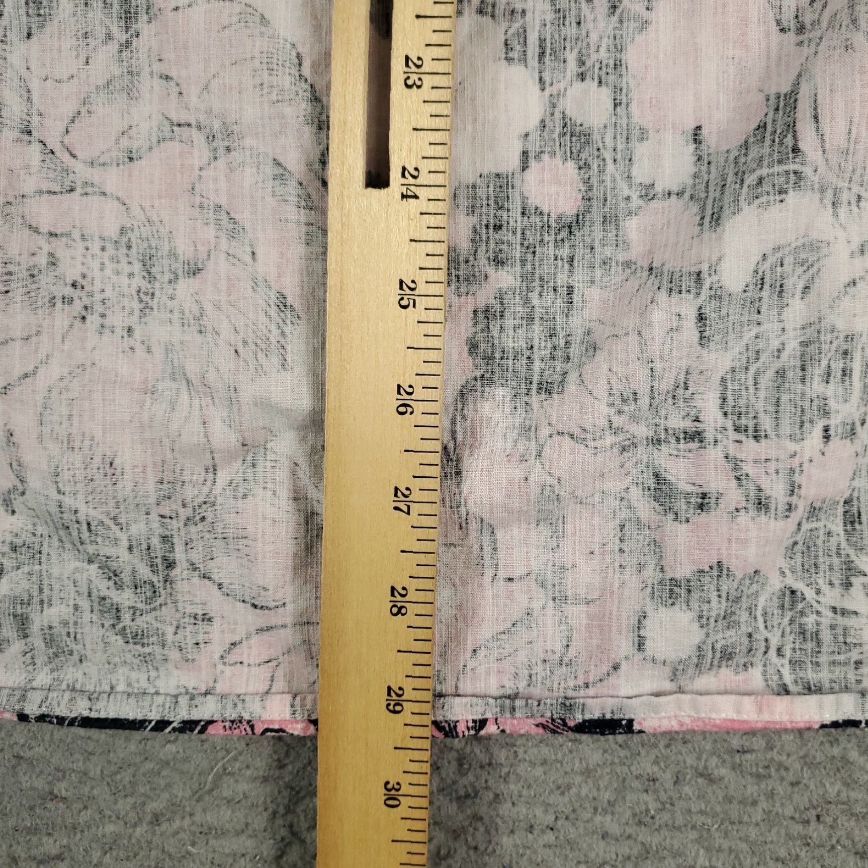 Tommy Bahama Tommy Bahama Shirt Mens Size XL Pink Floral Reverse Print Button Up Short Sleeve Size US XL / EU 56 / 4 - 4 Thumbnail
