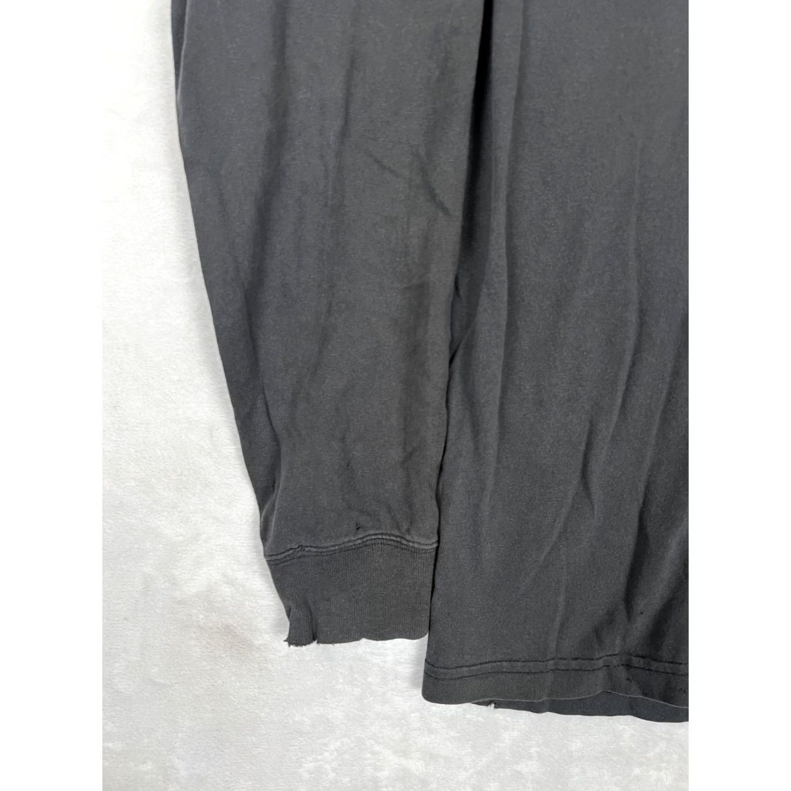 Carhartt VINTAGE Carhartt Long Sleeve T-Shirt Mens Medium Black 90s Classic Grunge Outdoor Sleeve Spell Out Faded Tee Size US M / EU 48-50 / 2 - 2 Thumbnail