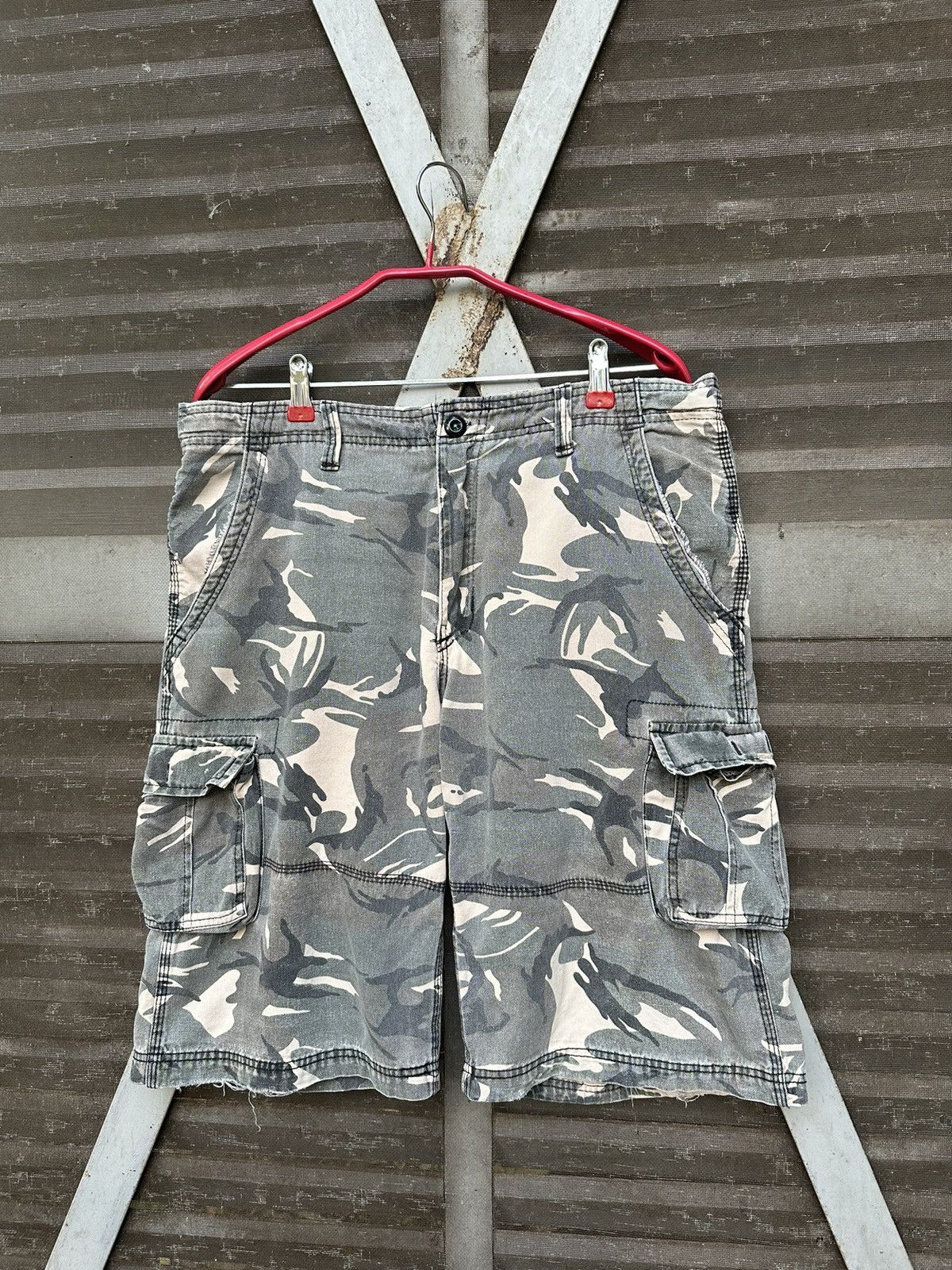 Vintage THRASHED Mossimo Supply Camo Cargo Pants