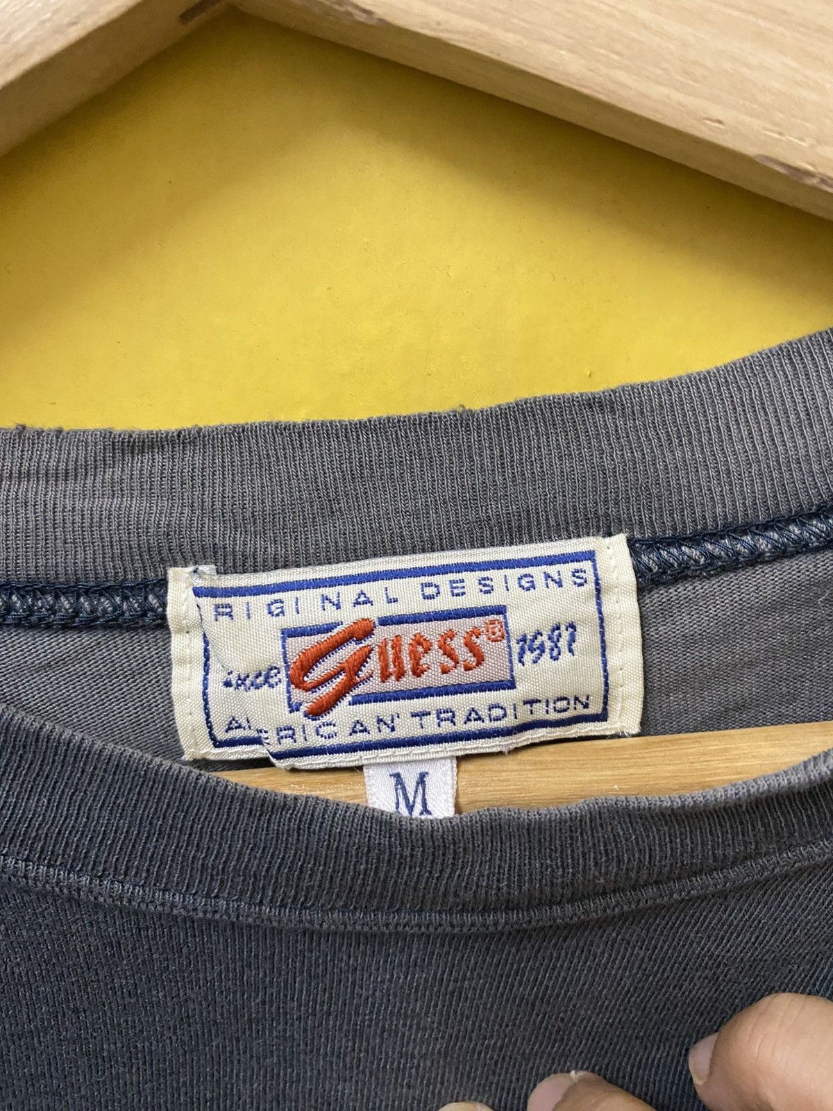 Guess Vintage Guess Hawaii Single Stich Tee Size US M / EU 48-50 / 2 - 6 Thumbnail