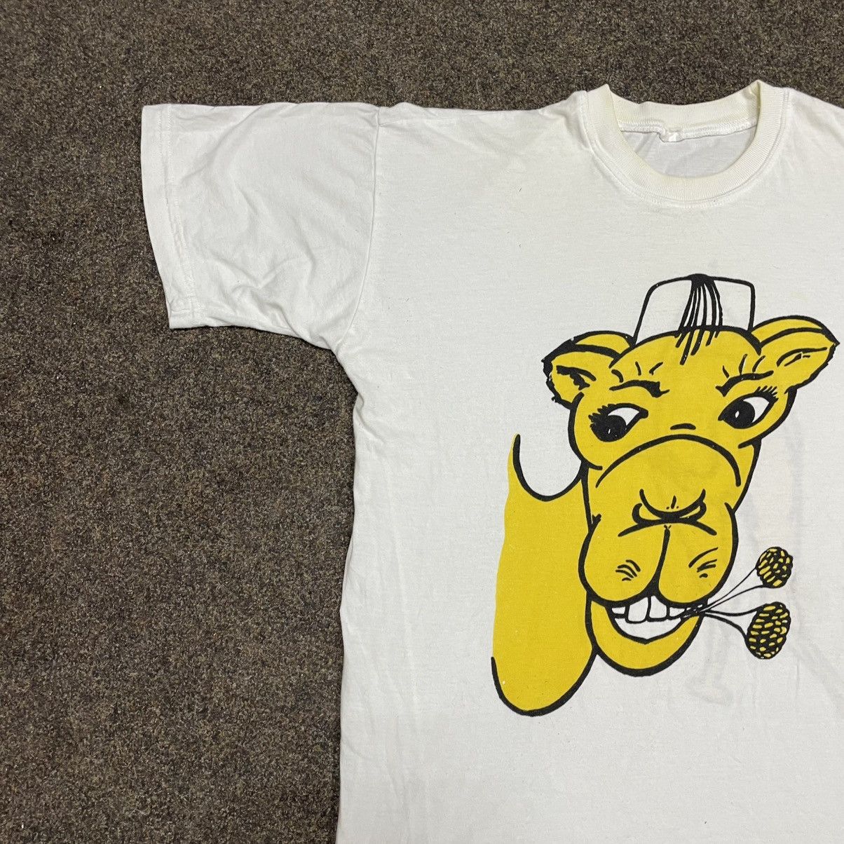 Vintage Vintage Y2K Graphic Tee Funny Cartoon Camel Print Cream L Size US L / EU 52-54 / 3 - 2 Thumbnail