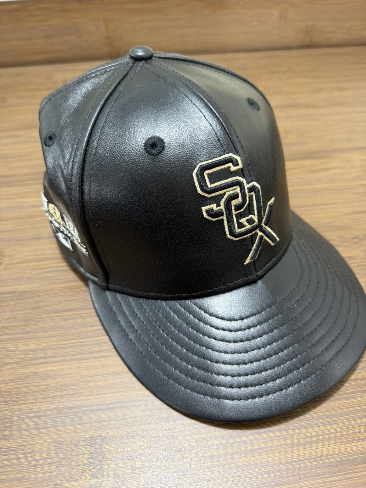 New Era Chicago White Sox Leather Hat Size 7 ½ Size ONE SIZE - 1 Thumbnail